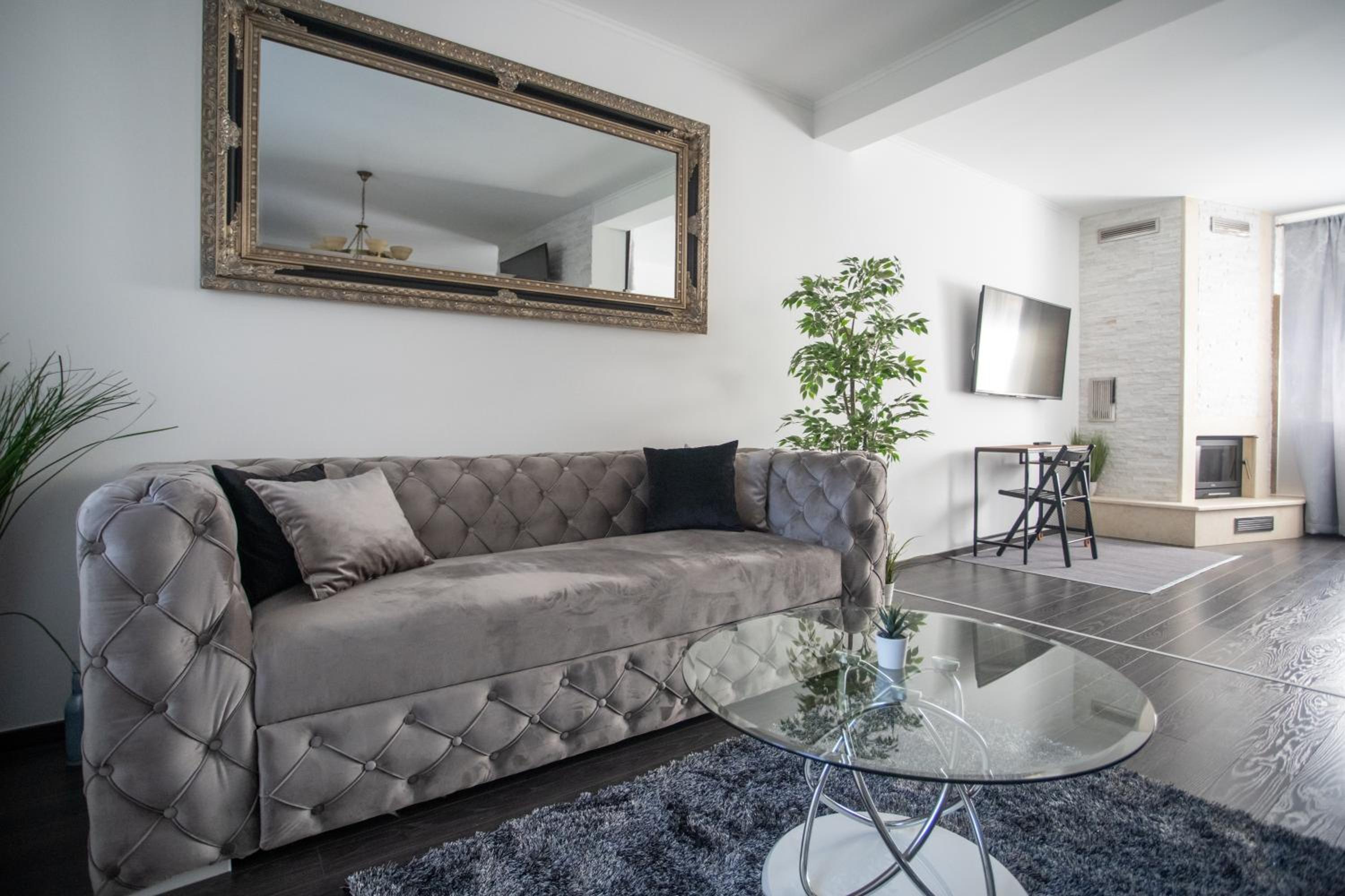 Two-Bedroom Apartment - Photo 14