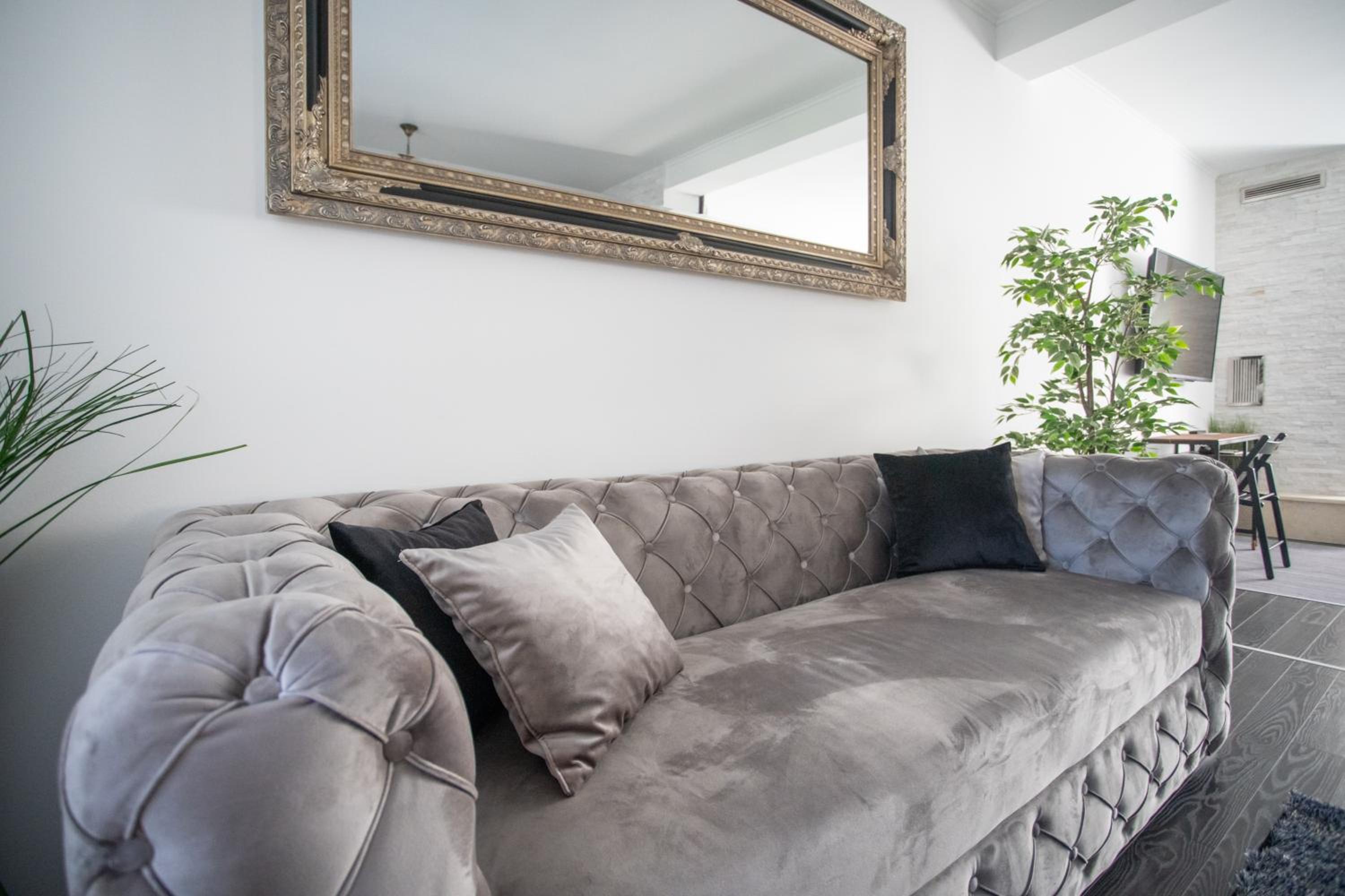 Two-Bedroom Apartment - Photo 19