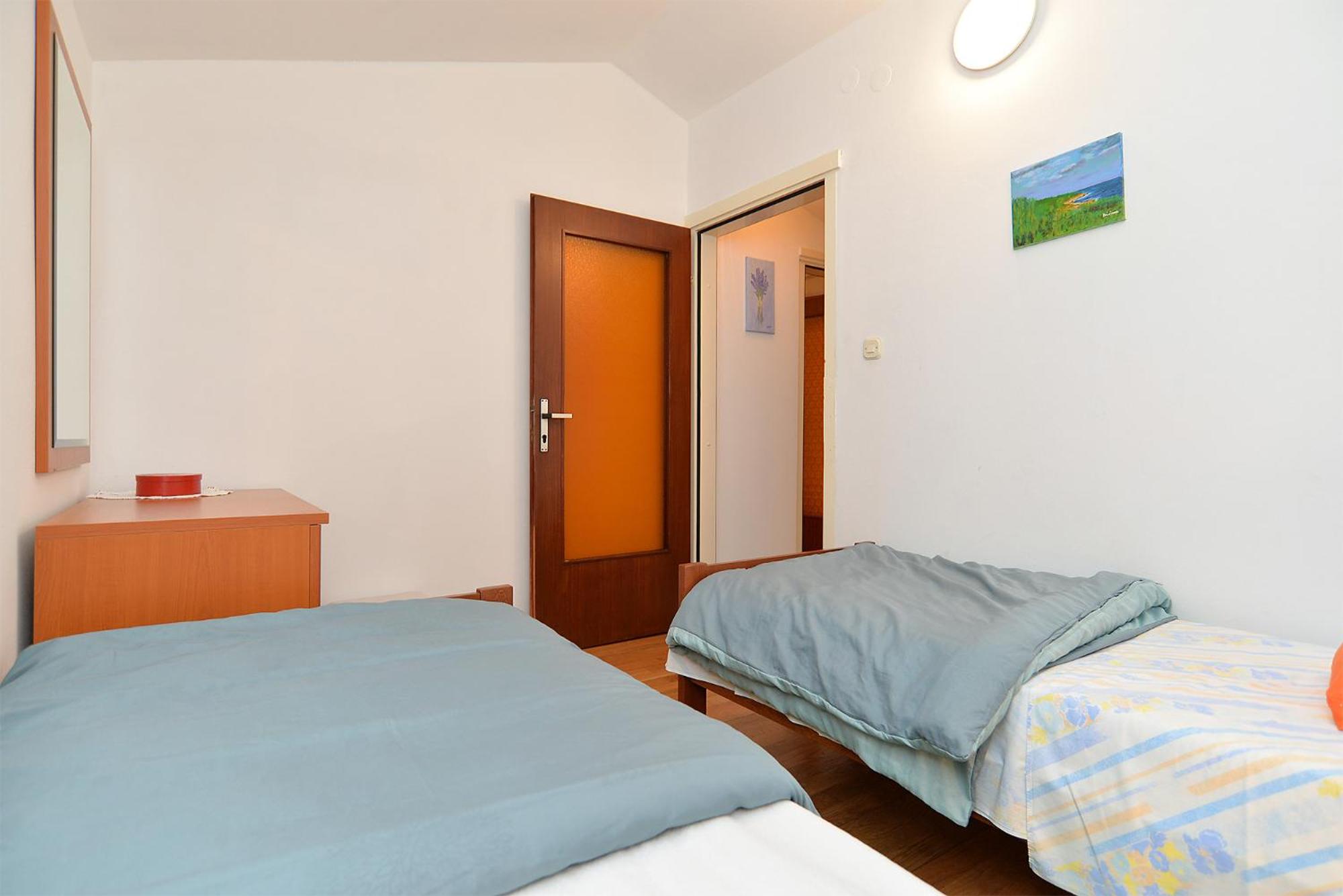 Apartment photo 3