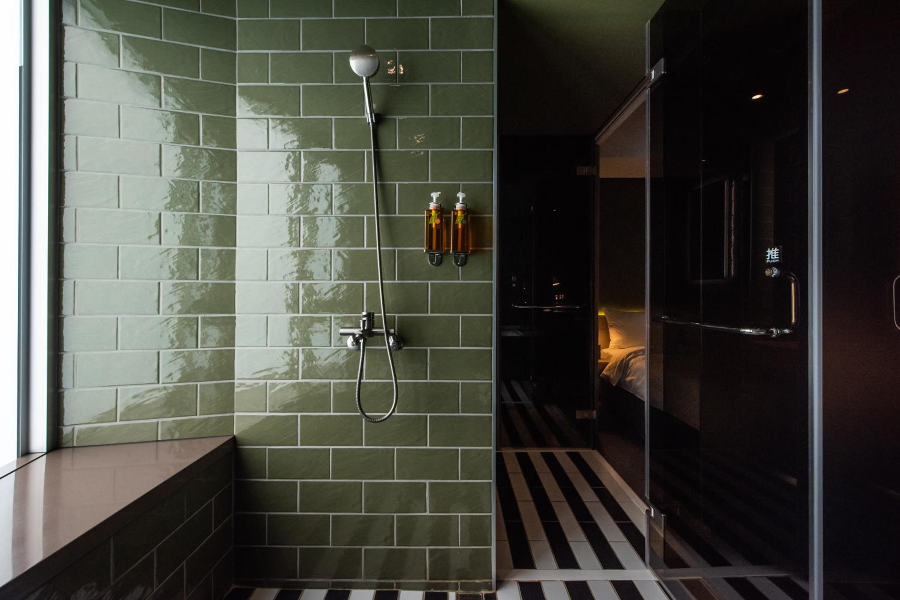 Triple Room with Bathroom - Photo 8