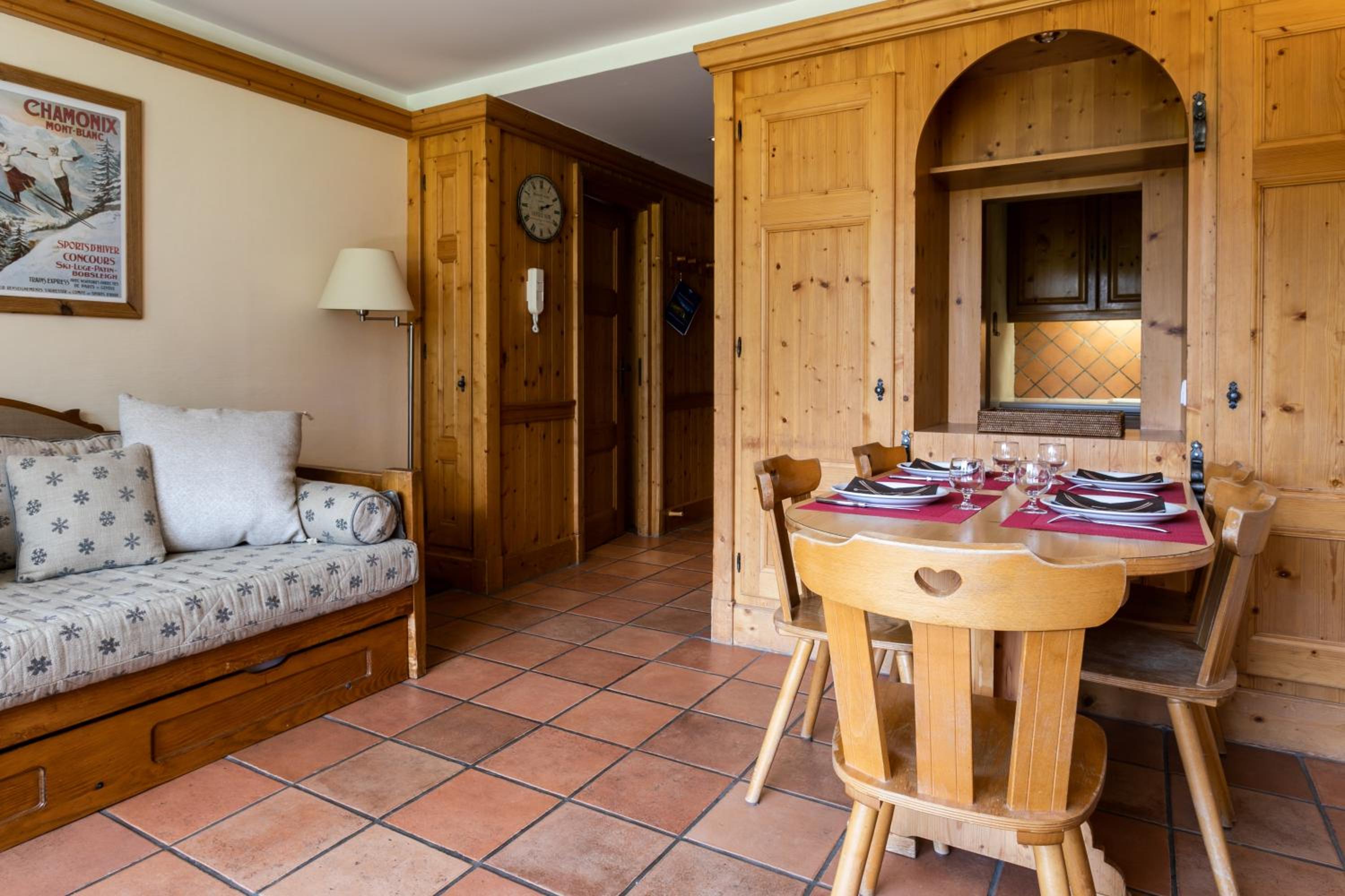 Two-Bedroom Suite - Photo 12