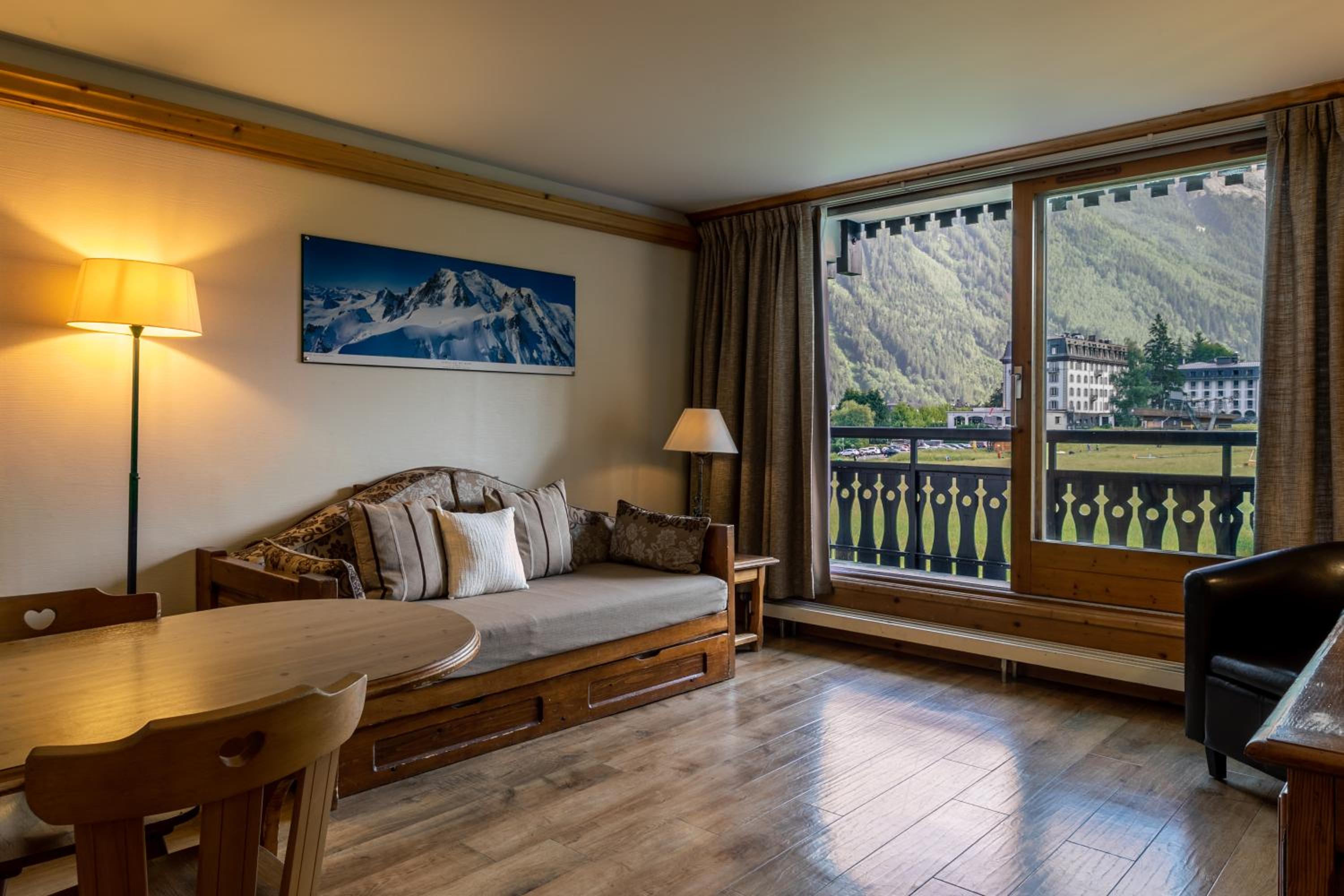 Two-Bedroom Suite - Photo 4