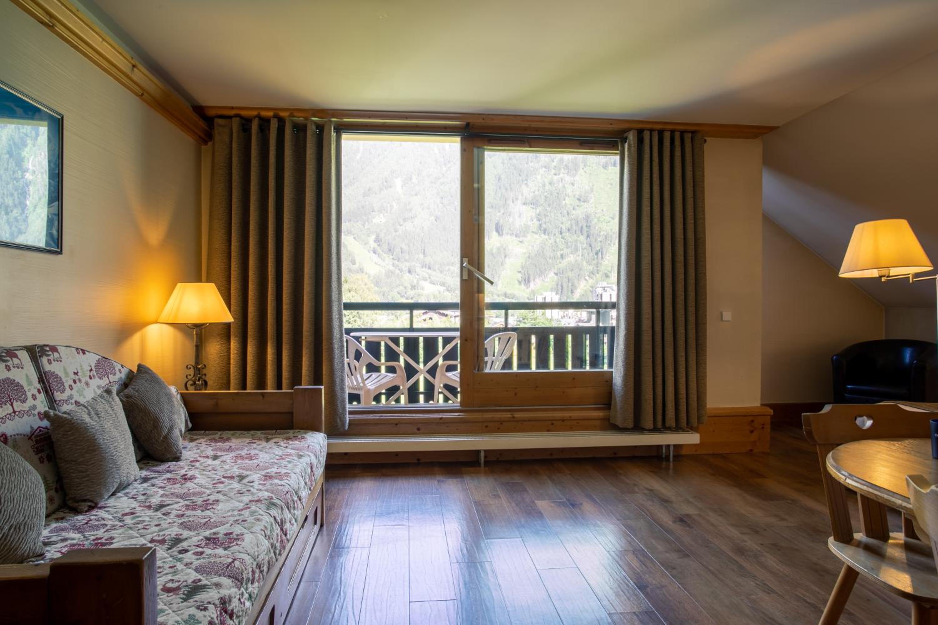 Two-Bedroom Suite - Photo 5