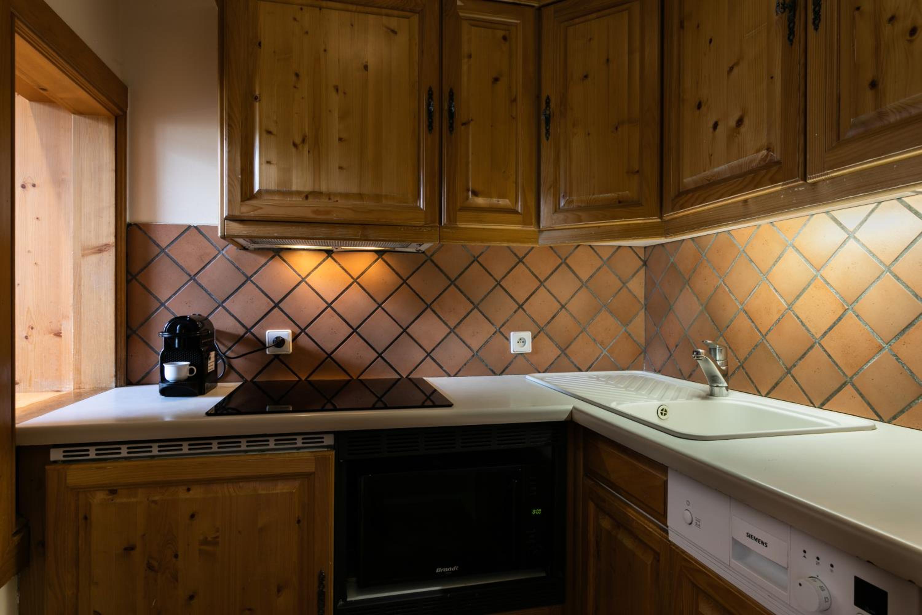 Two-Bedroom Suite - Photo 8