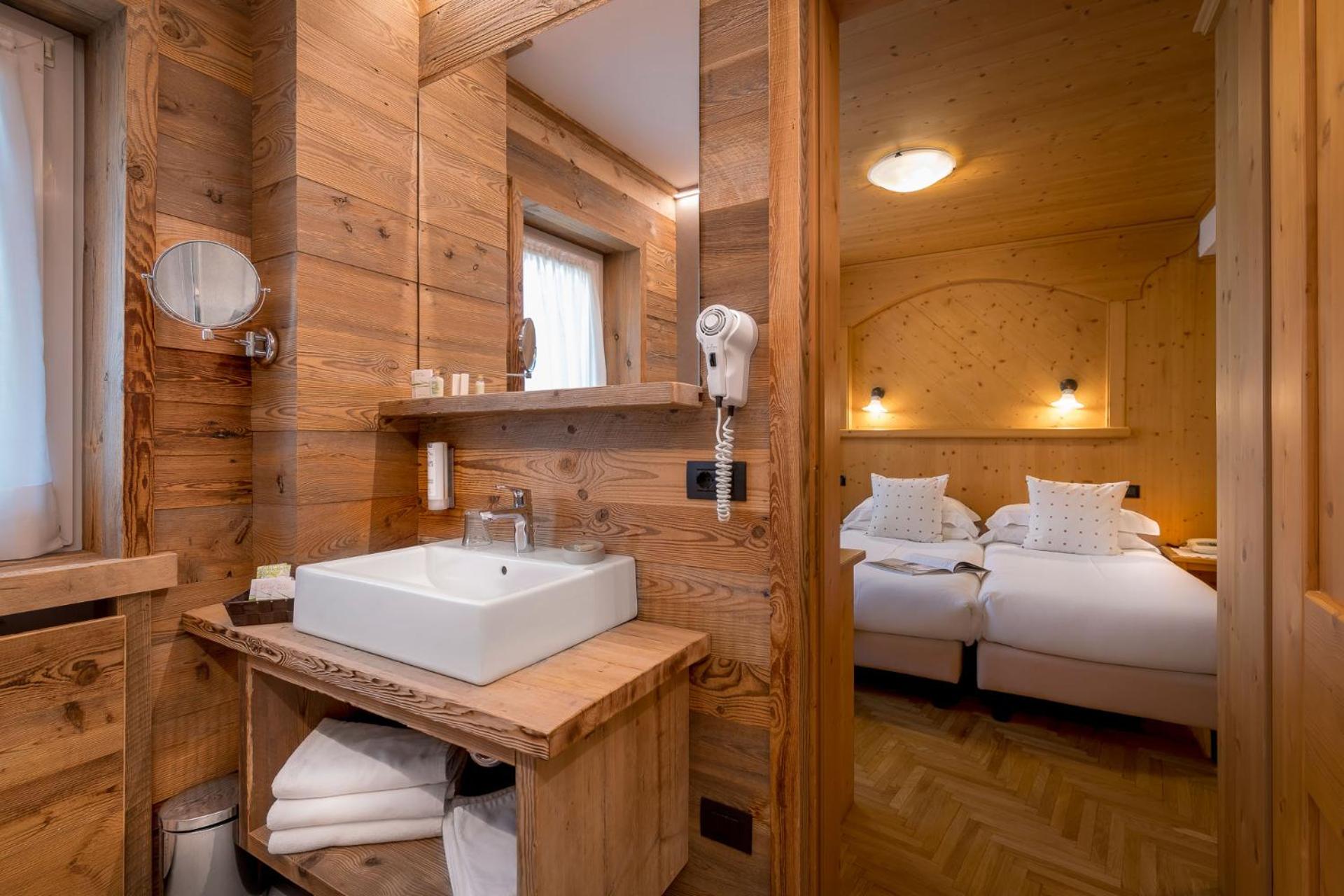Double Room - Photo 12