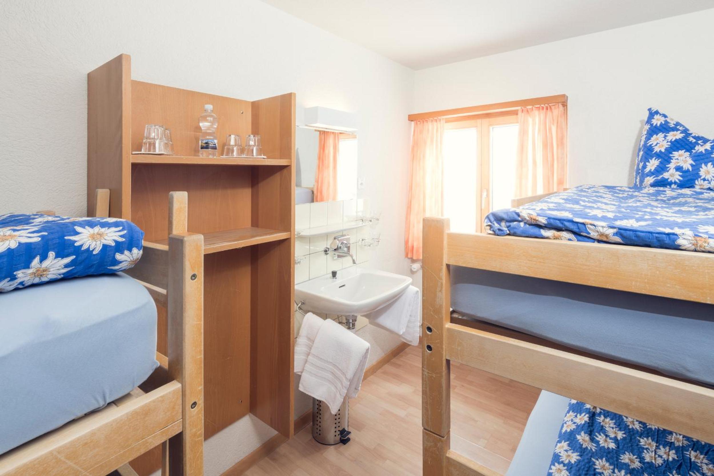 Quadruple Room With Shared Bathroom photo 1