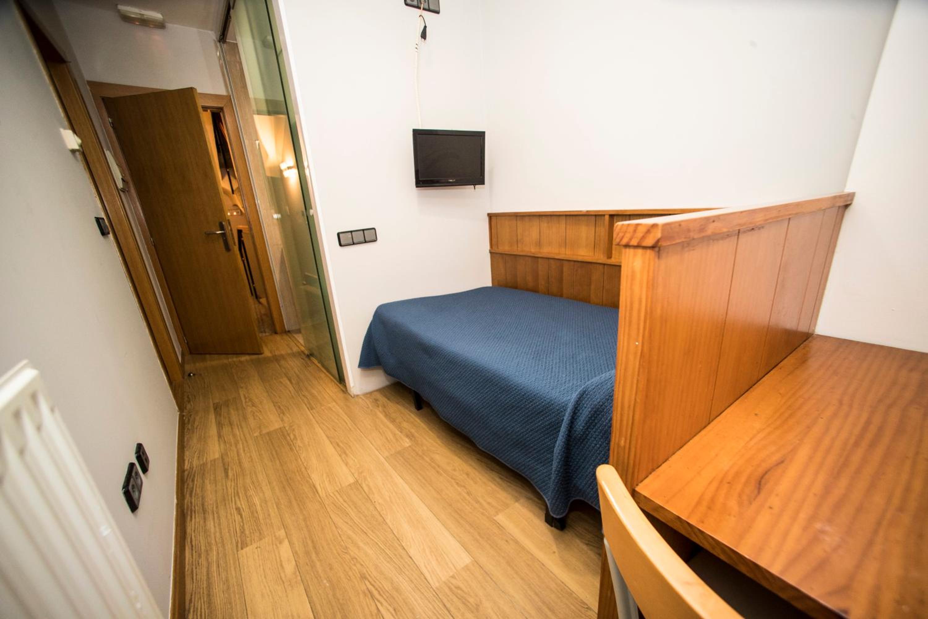 Single Room photo 2