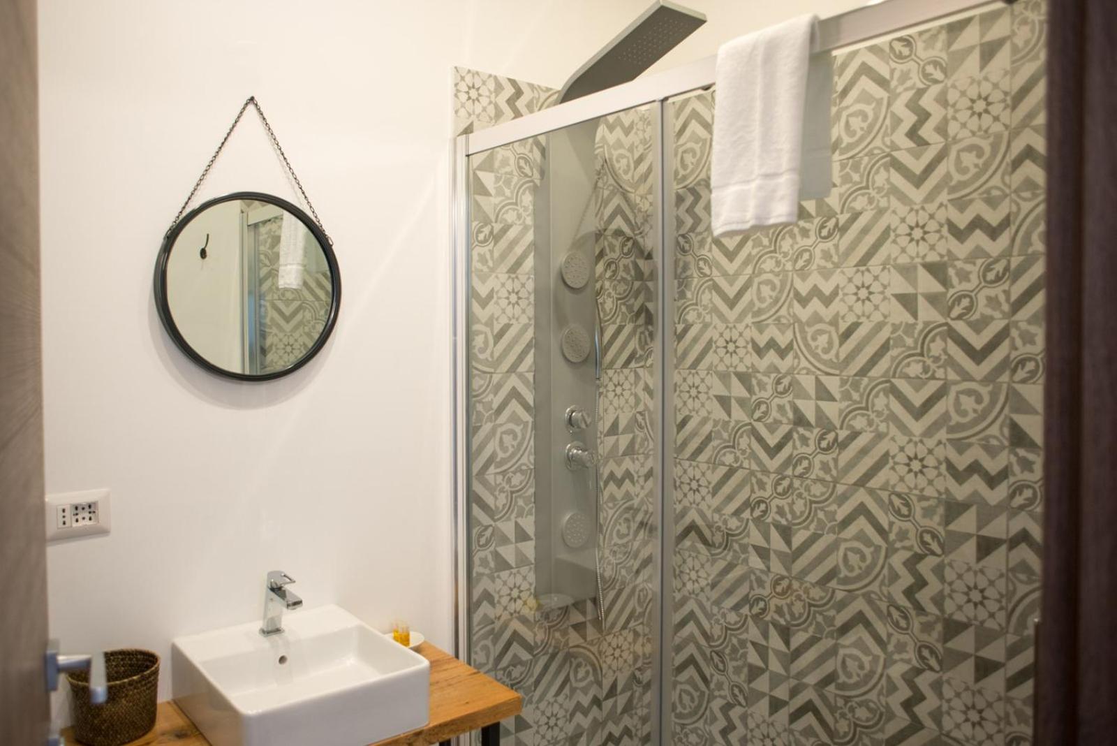 Superior Quadruple Room - Photo 9