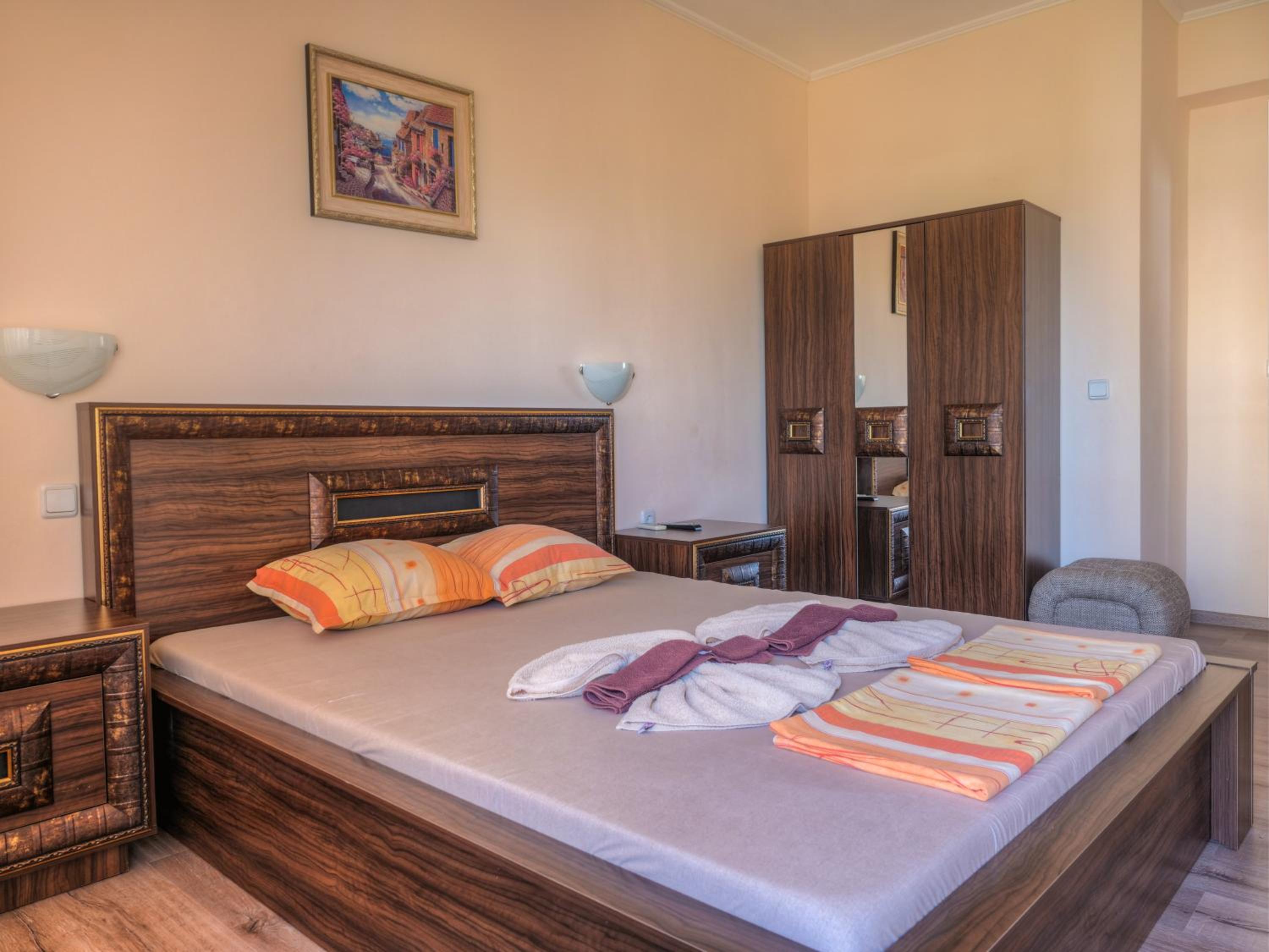 One-Bedroom Apartment - Photo 9