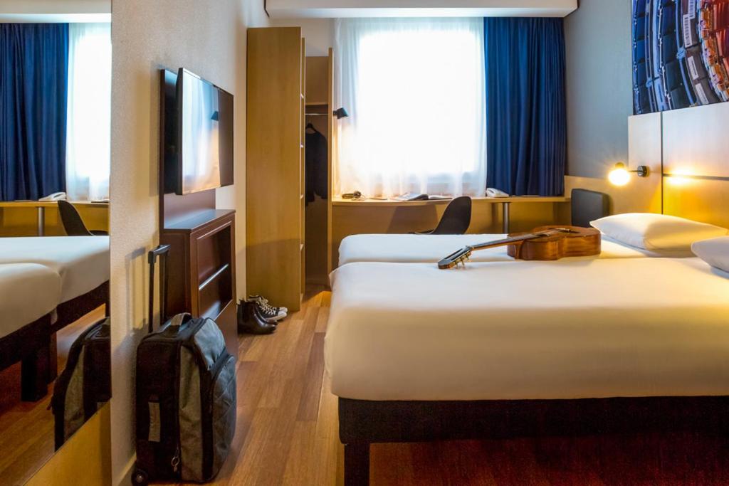 Standard Twin Room - Photo 1
