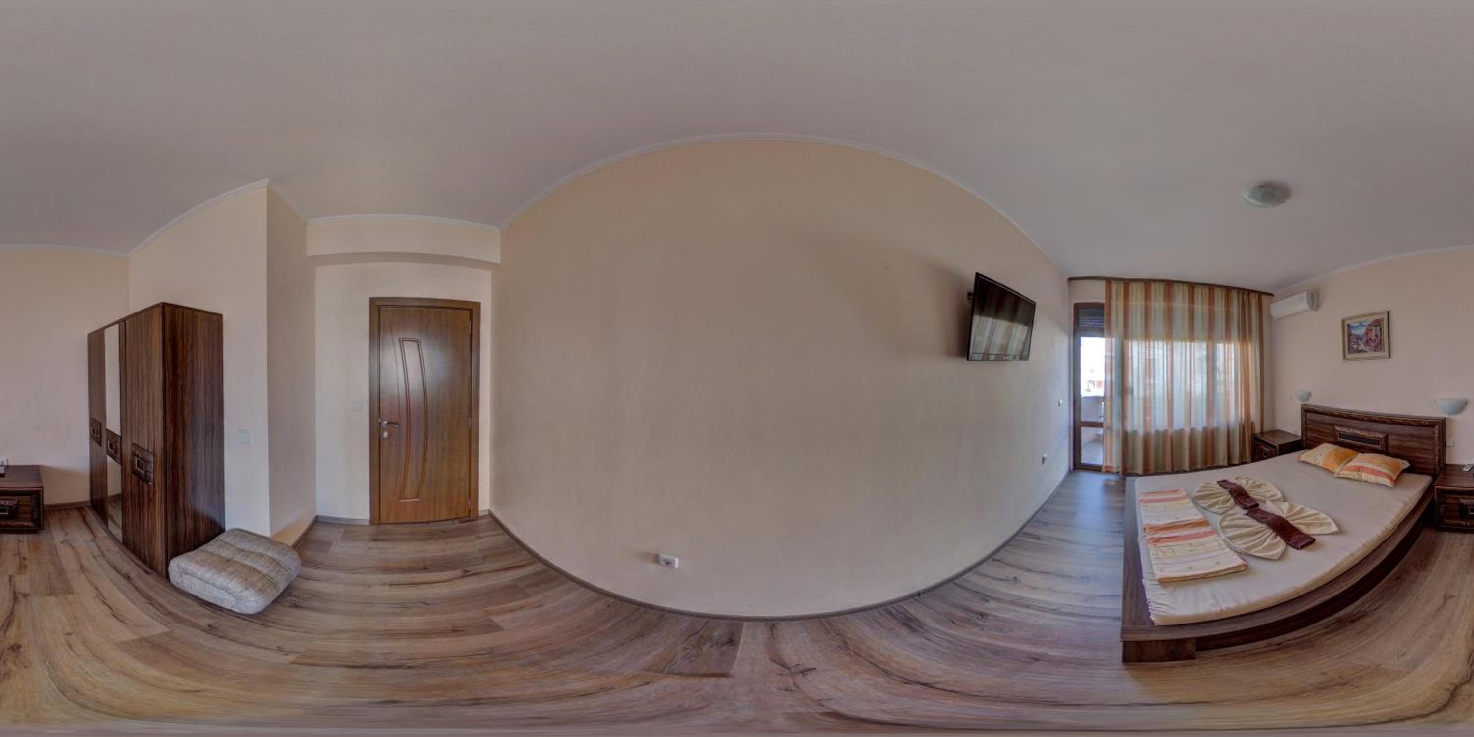 One-Bedroom Apartment - Photo 1