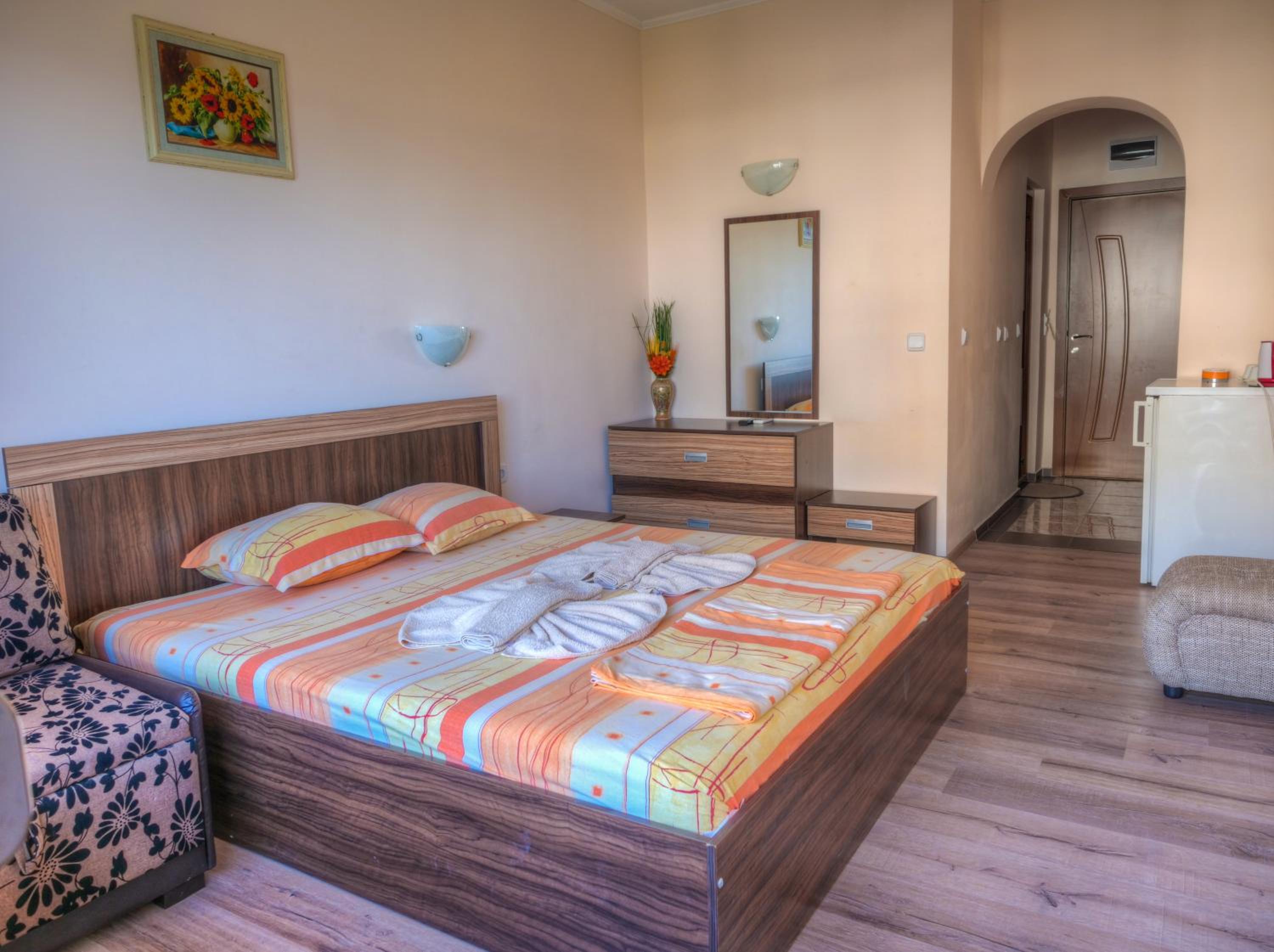 Double Room with Balcony (2 Adults + 1 Child) - Photo 6