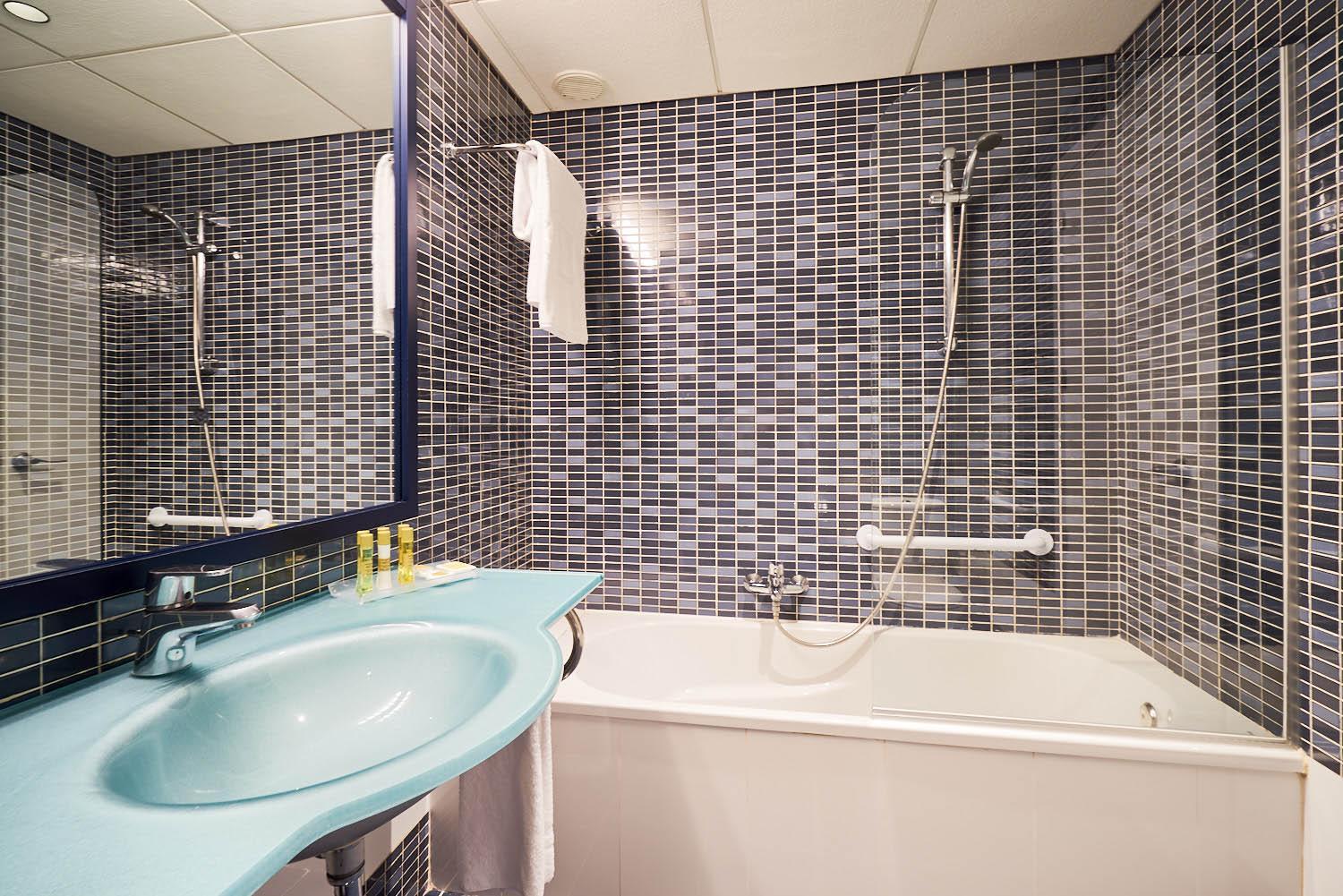 Double Room - Photo 6