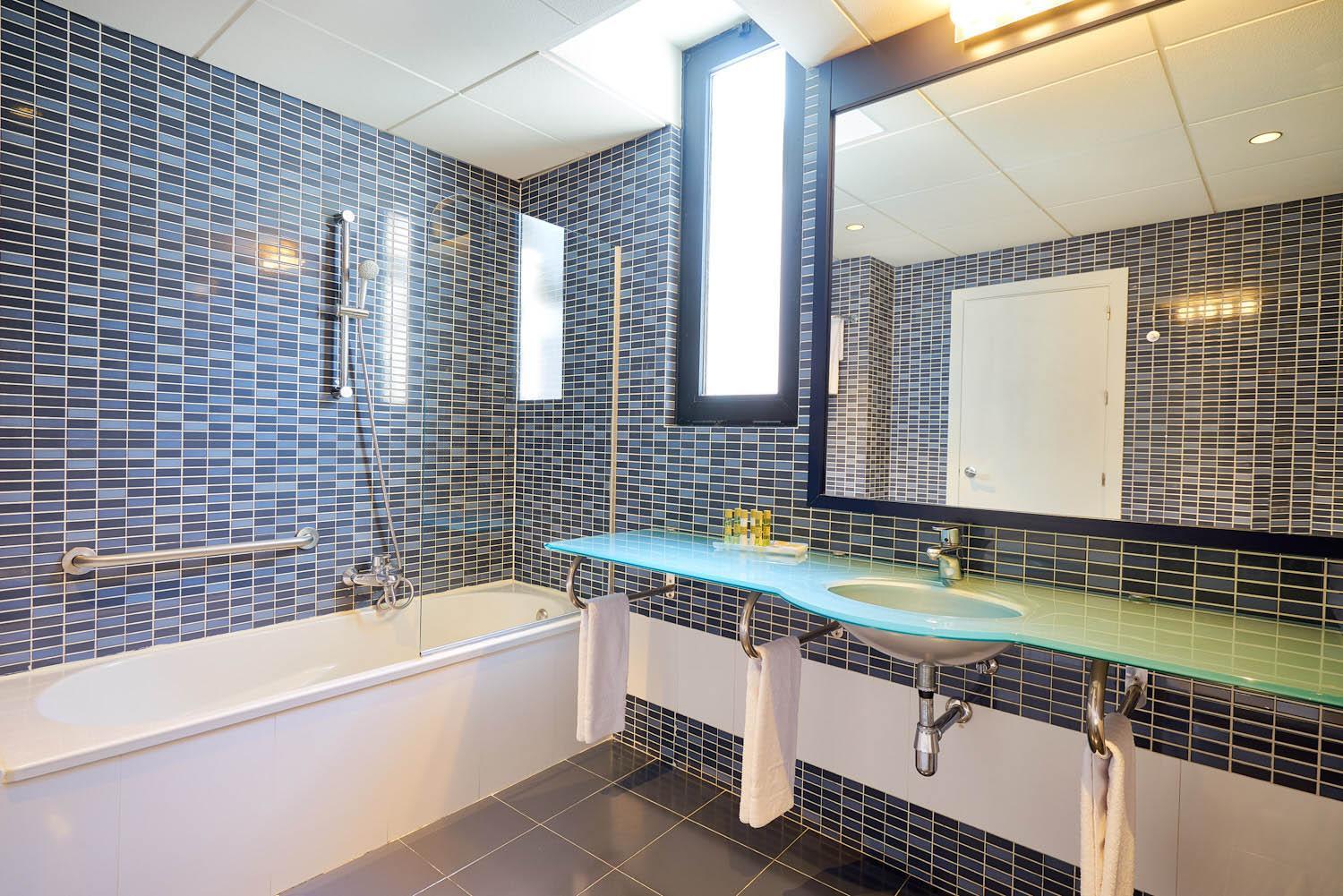 Double Room - Photo 7