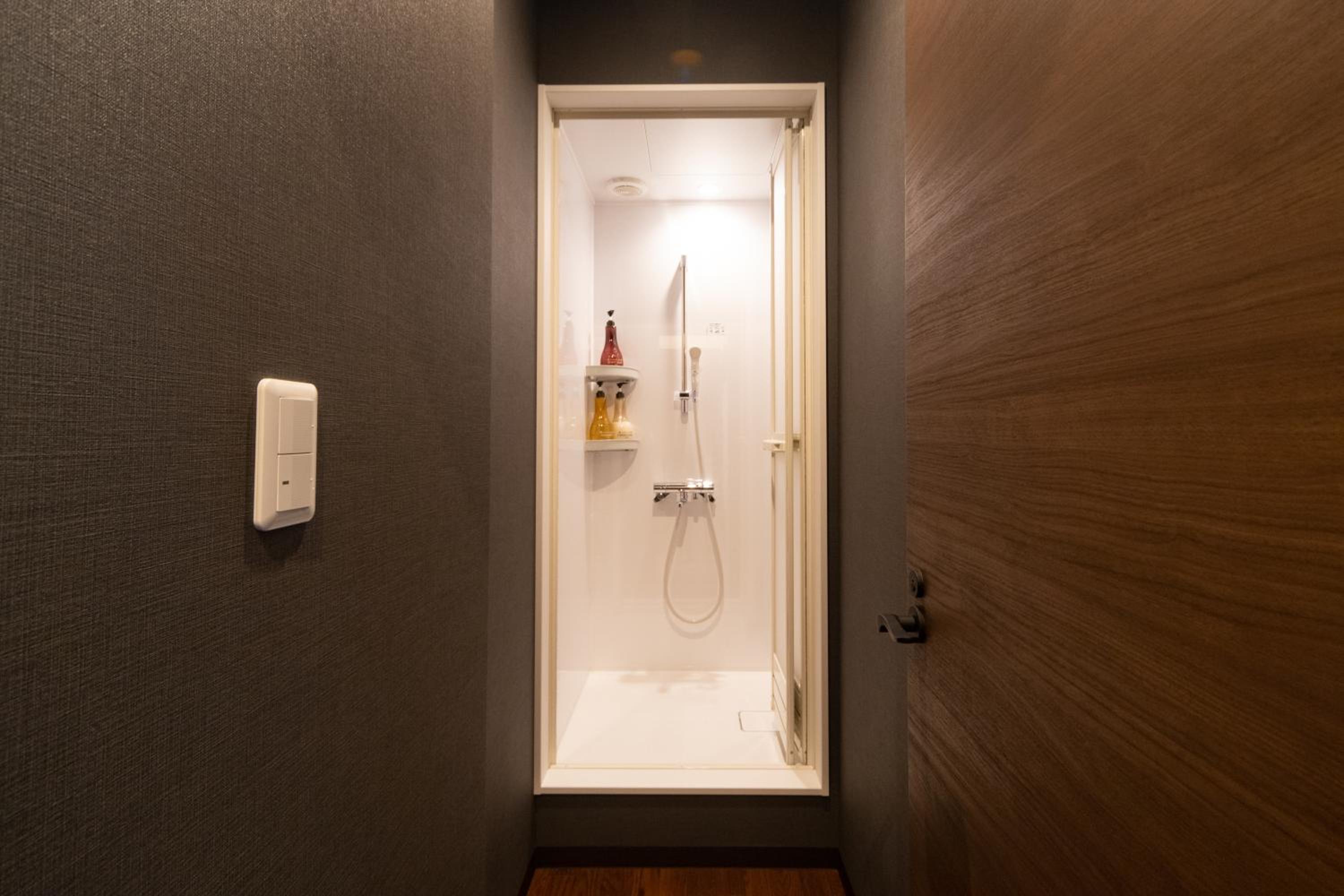 Japanese-Style Superior Room with Private Shower Room and toilet photo 3