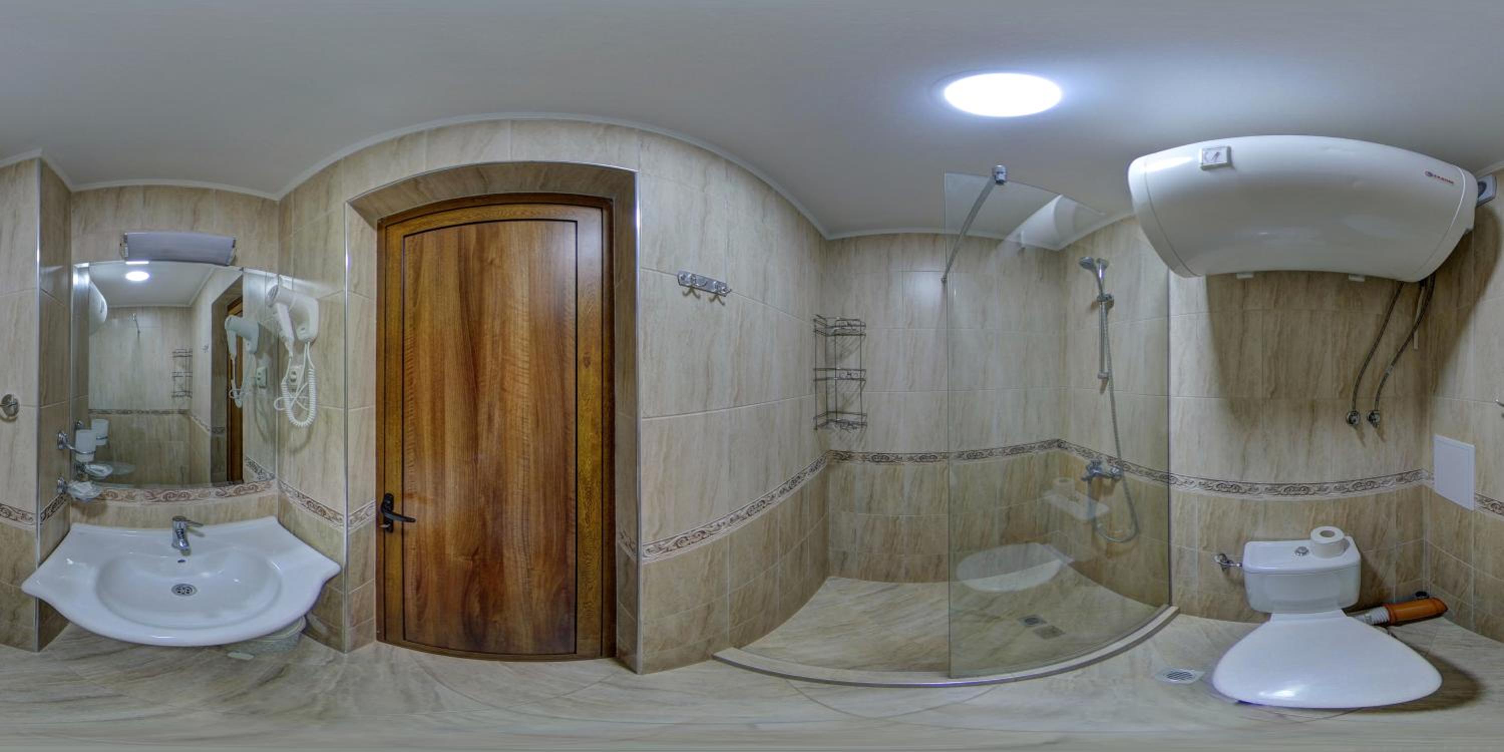 Double Room with Balcony (2 Adults + 1 Child) - Photo 3
