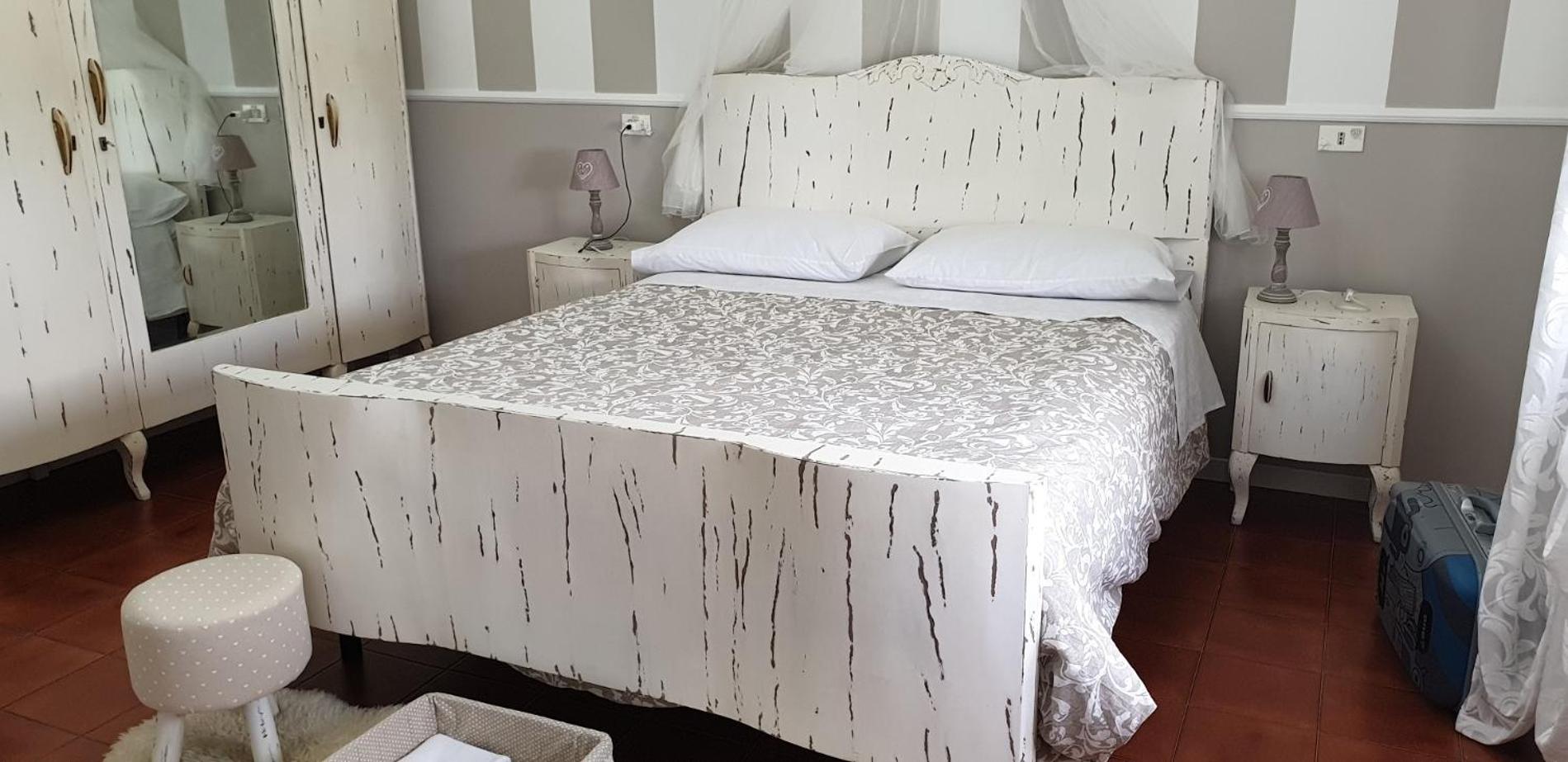 Double or Twin Room with Private Bathroom - Photo 4