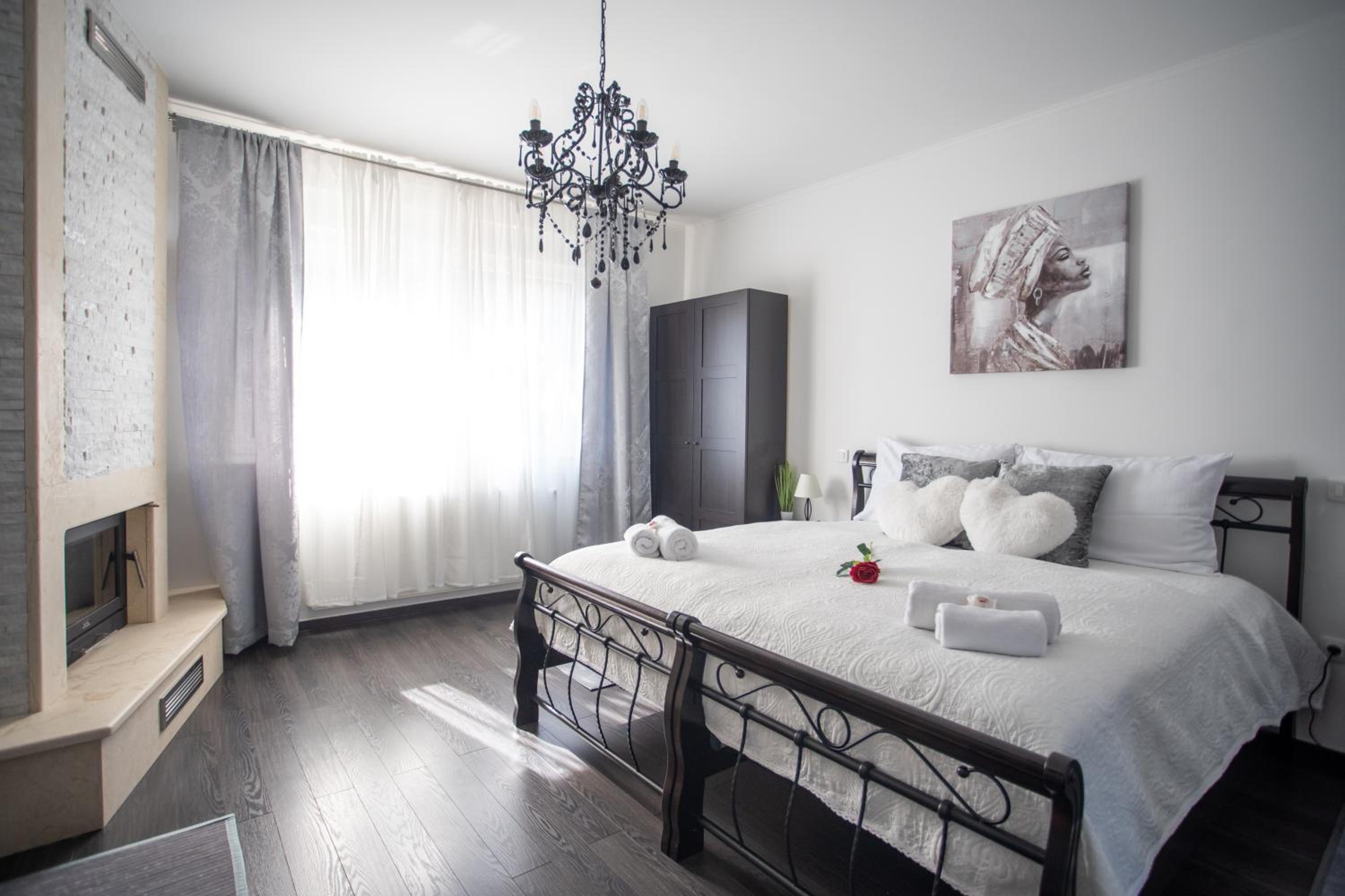 Two-Bedroom Apartment - Photo 4