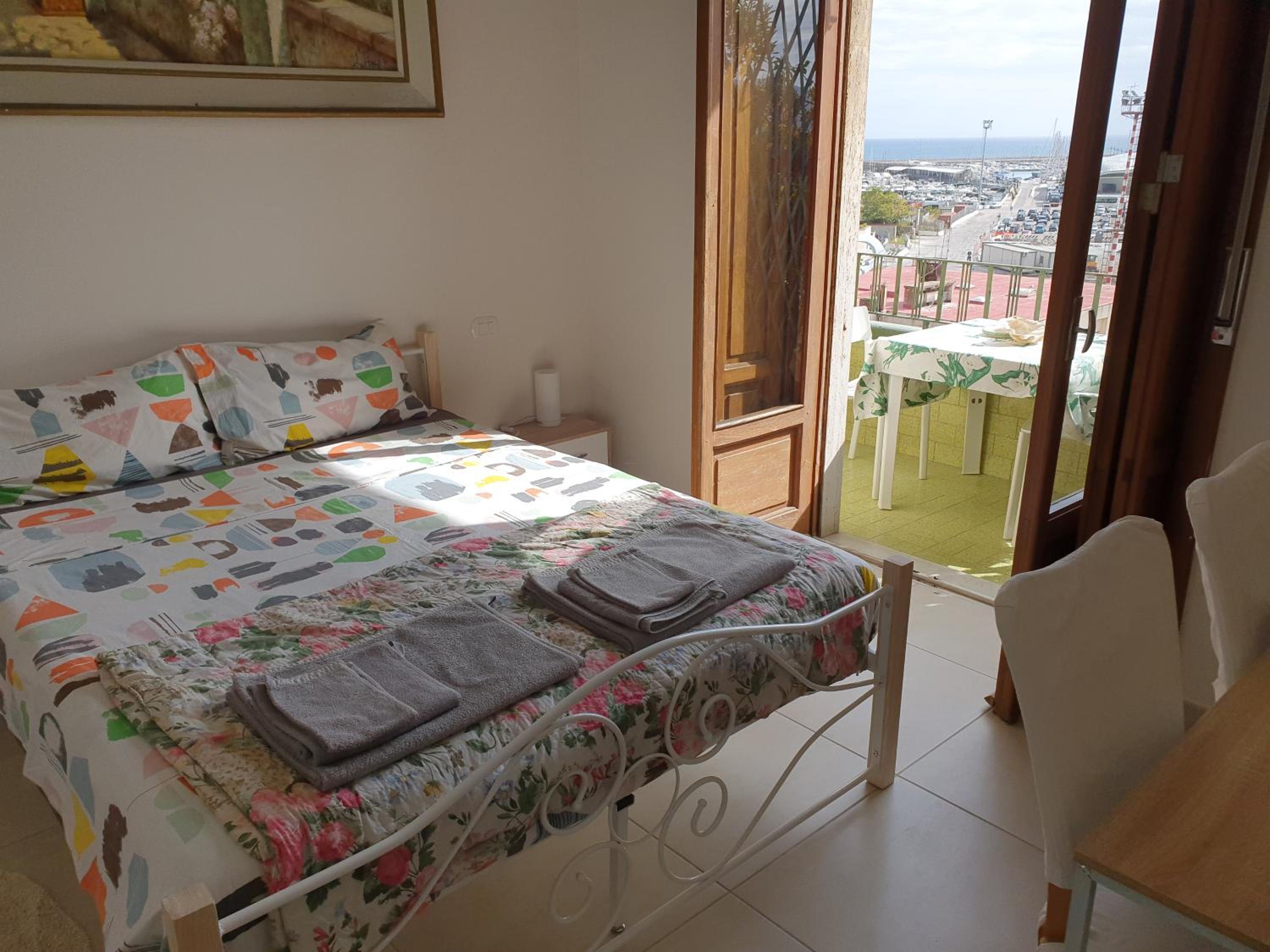 Deluxe Double Room with Balcony and Sea View