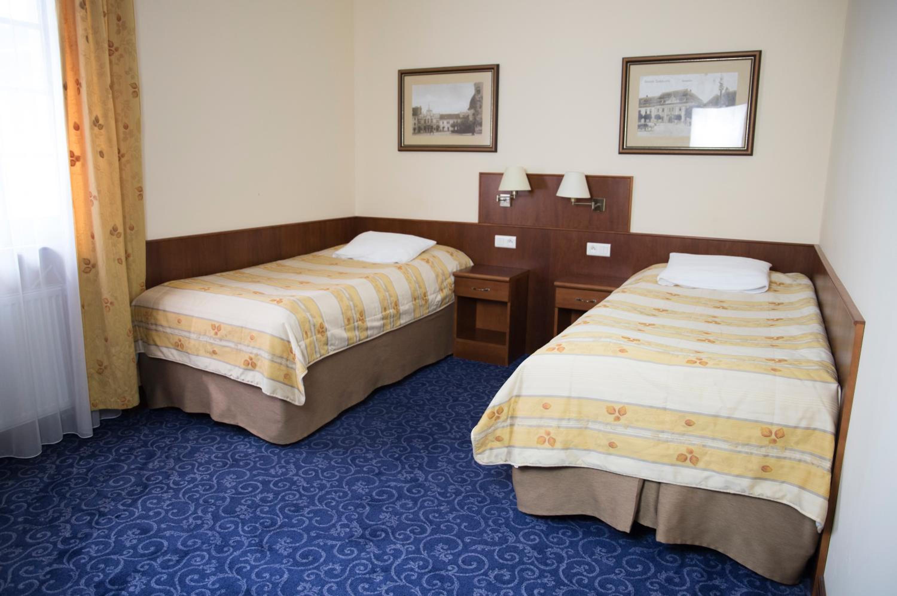 Twin Room - Disability Access photo 1