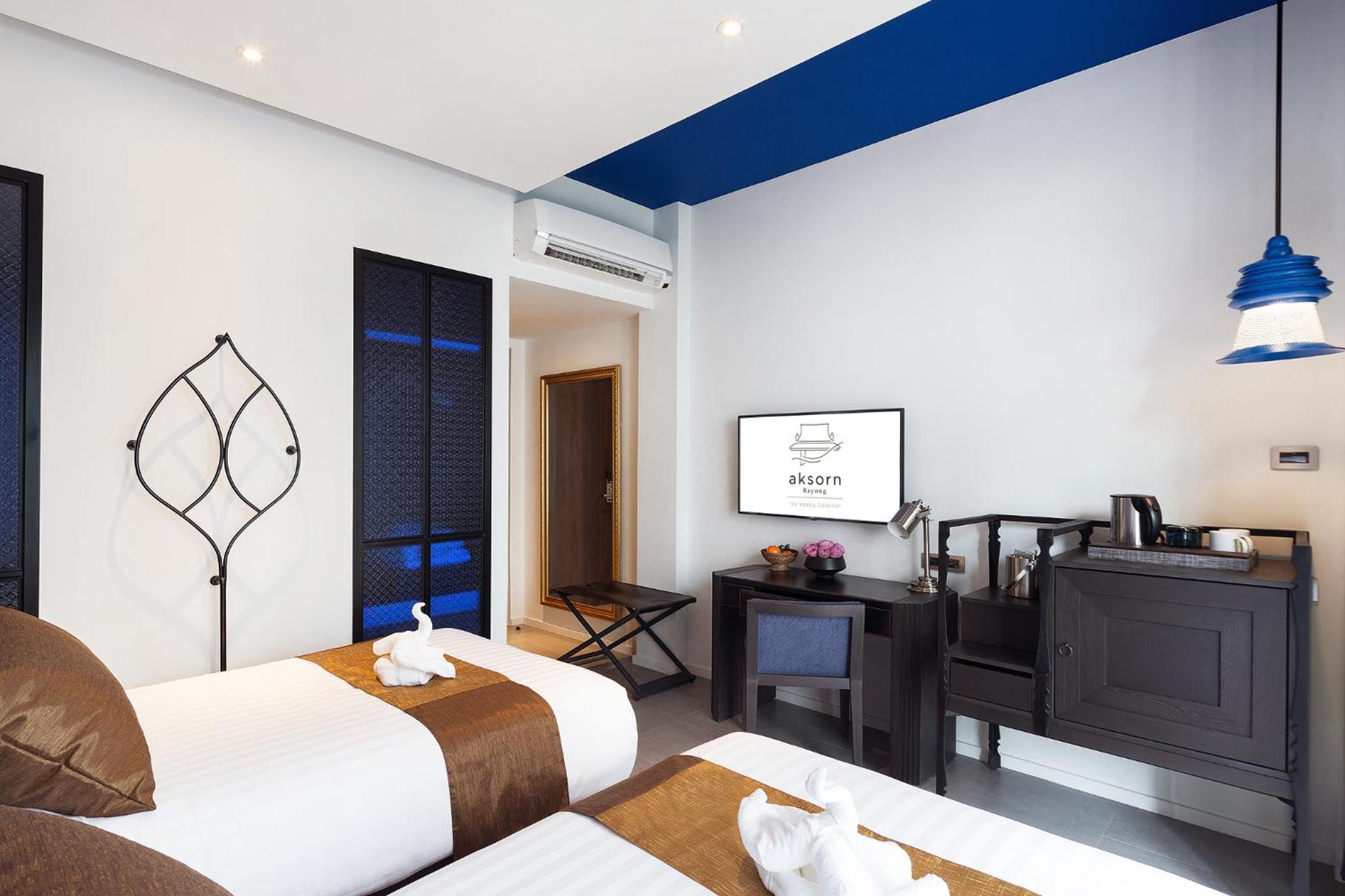 Deluxe Twin Room with Balcony - Photo 1