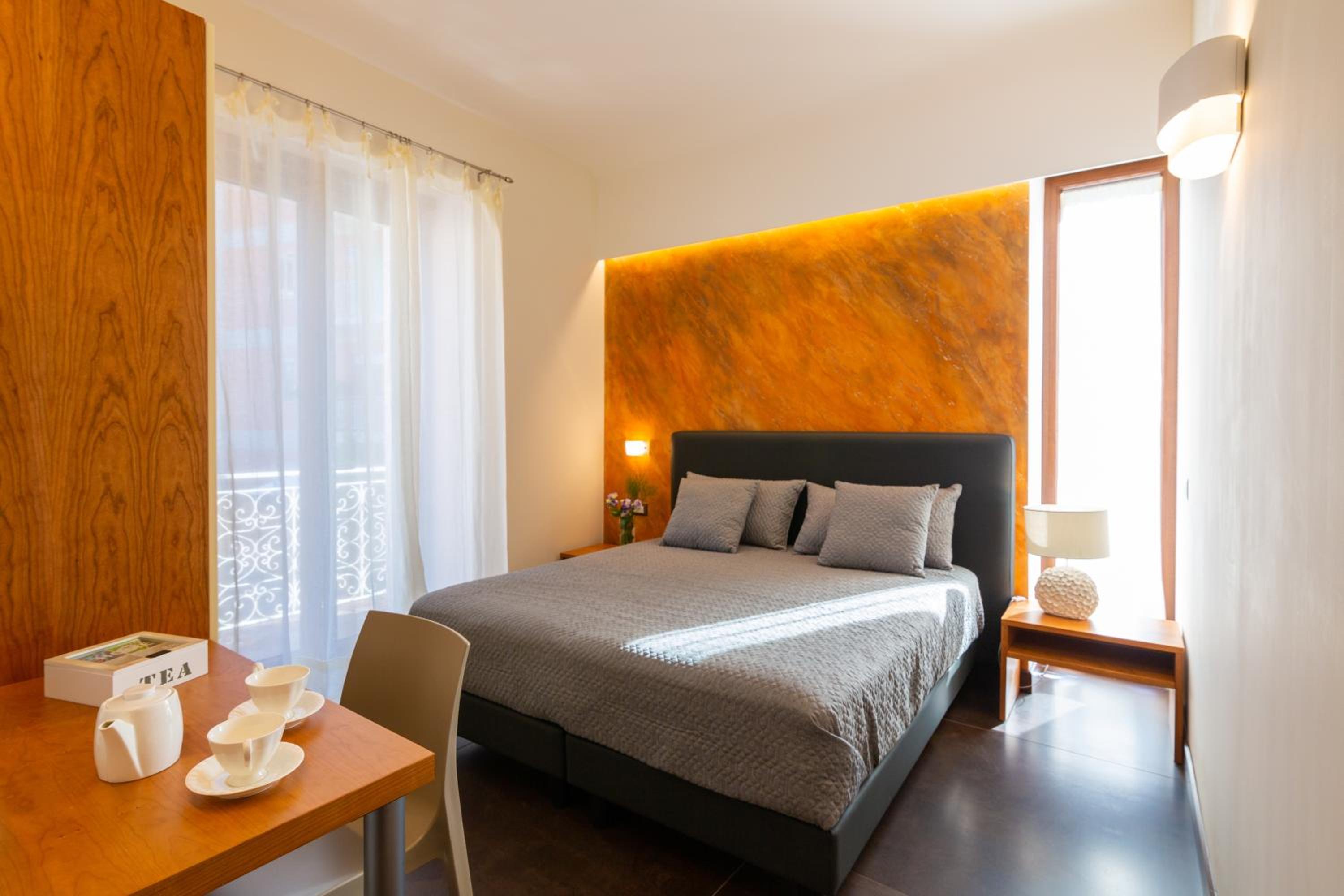 Superior King Room - Photo 9