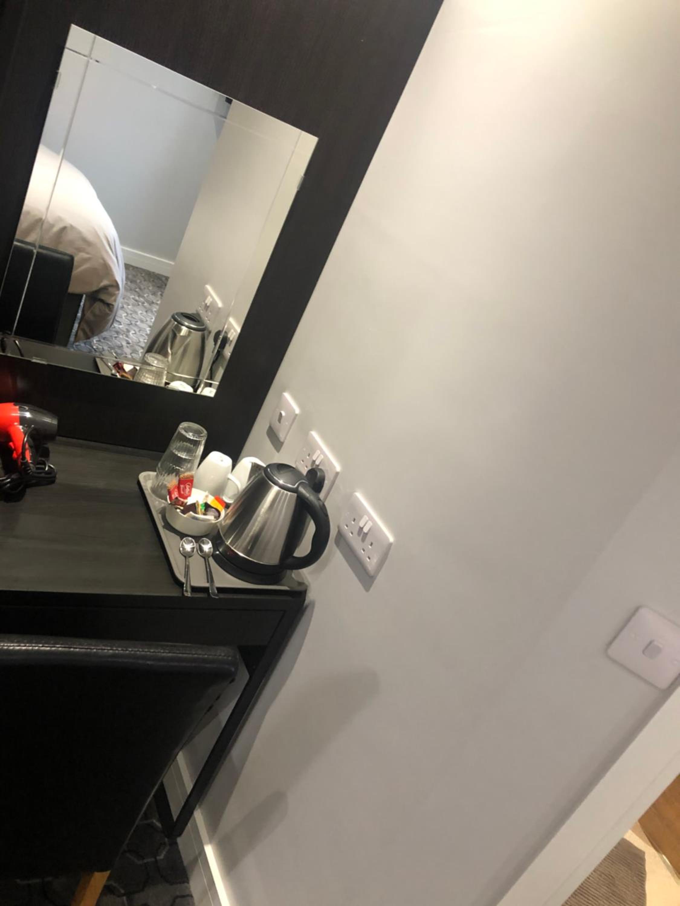 Standard Double Room - Photo 12