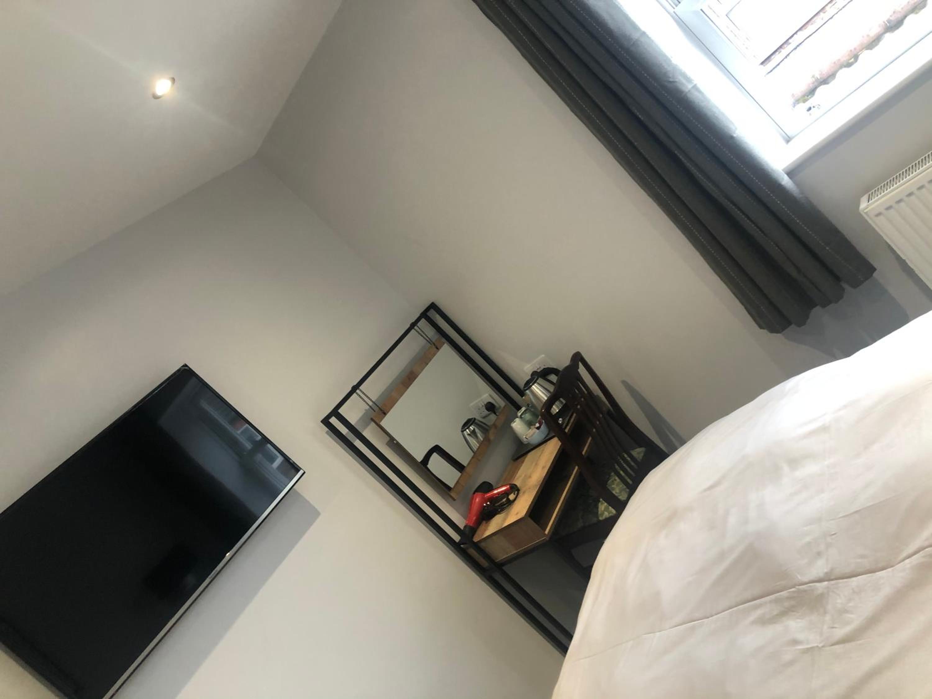 Standard Double Room - Photo 4