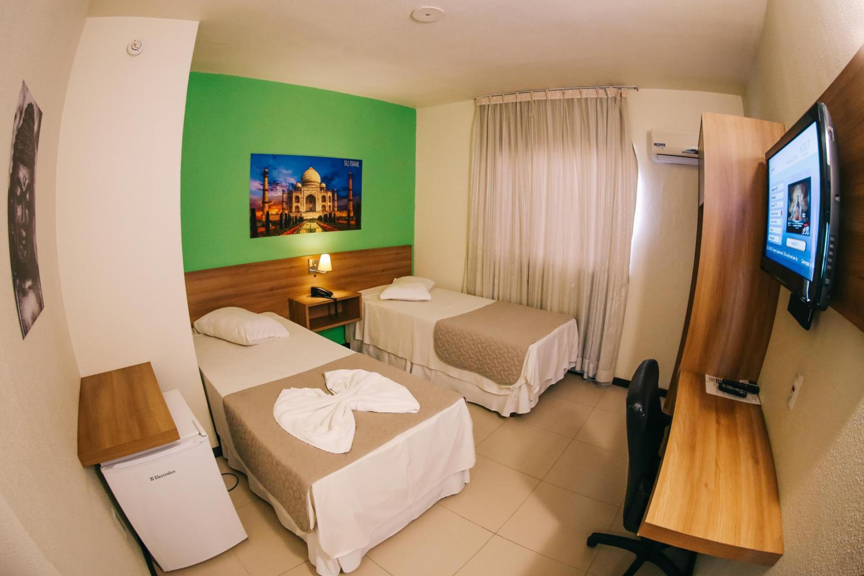 Standard Twin Room - Photo 1