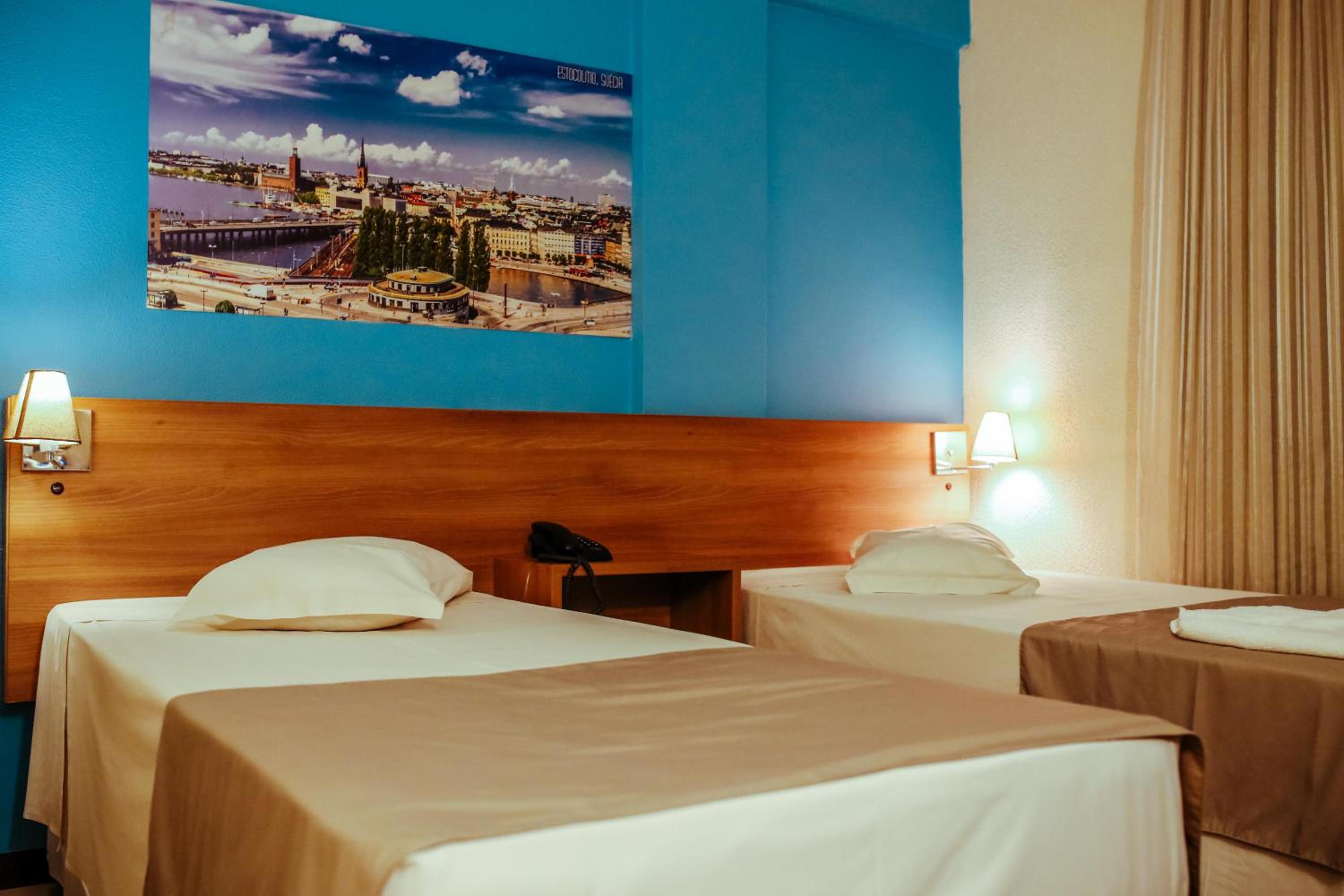 Standard Twin Room - Photo 4
