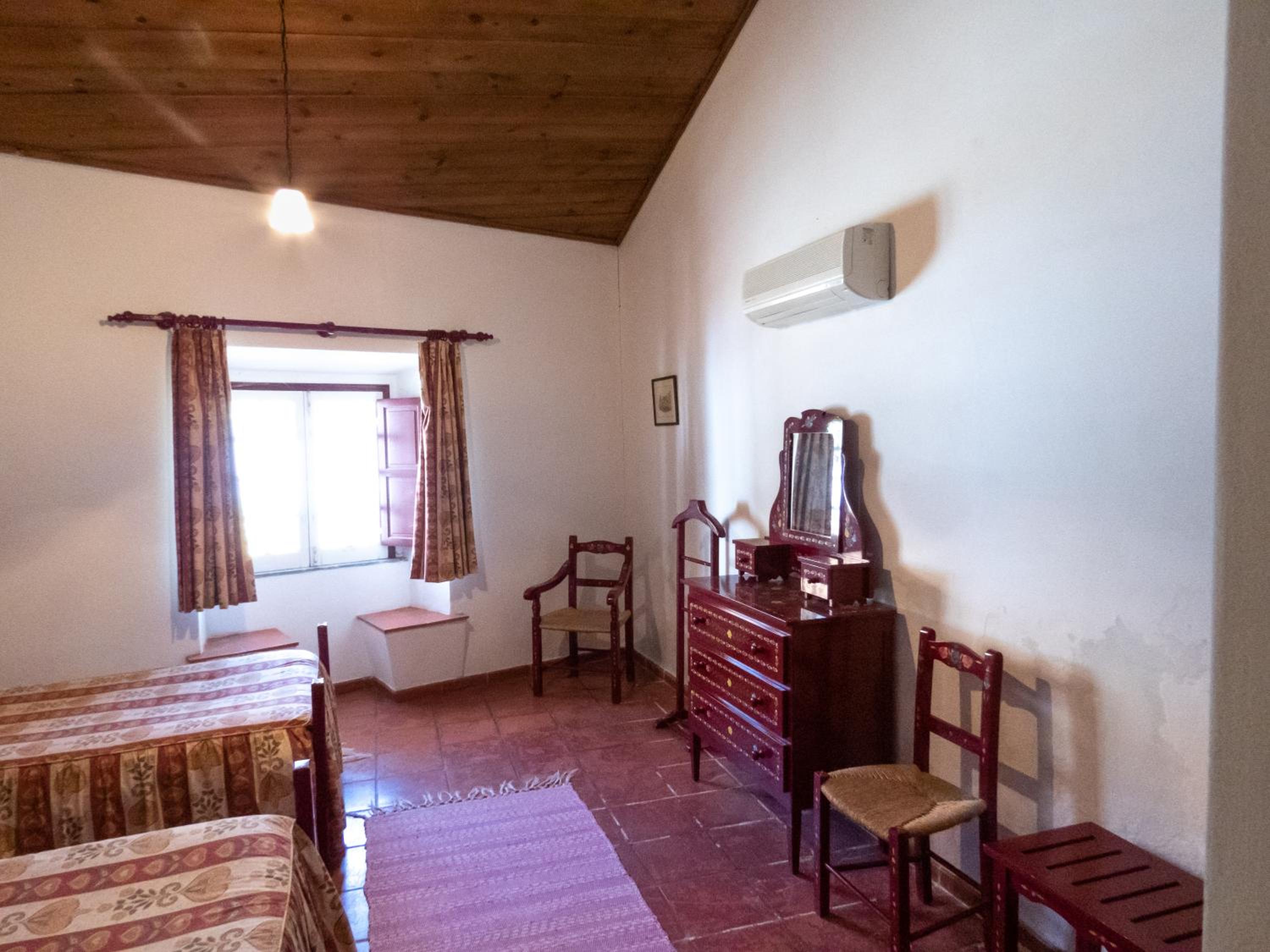 Twin Room - Photo 7