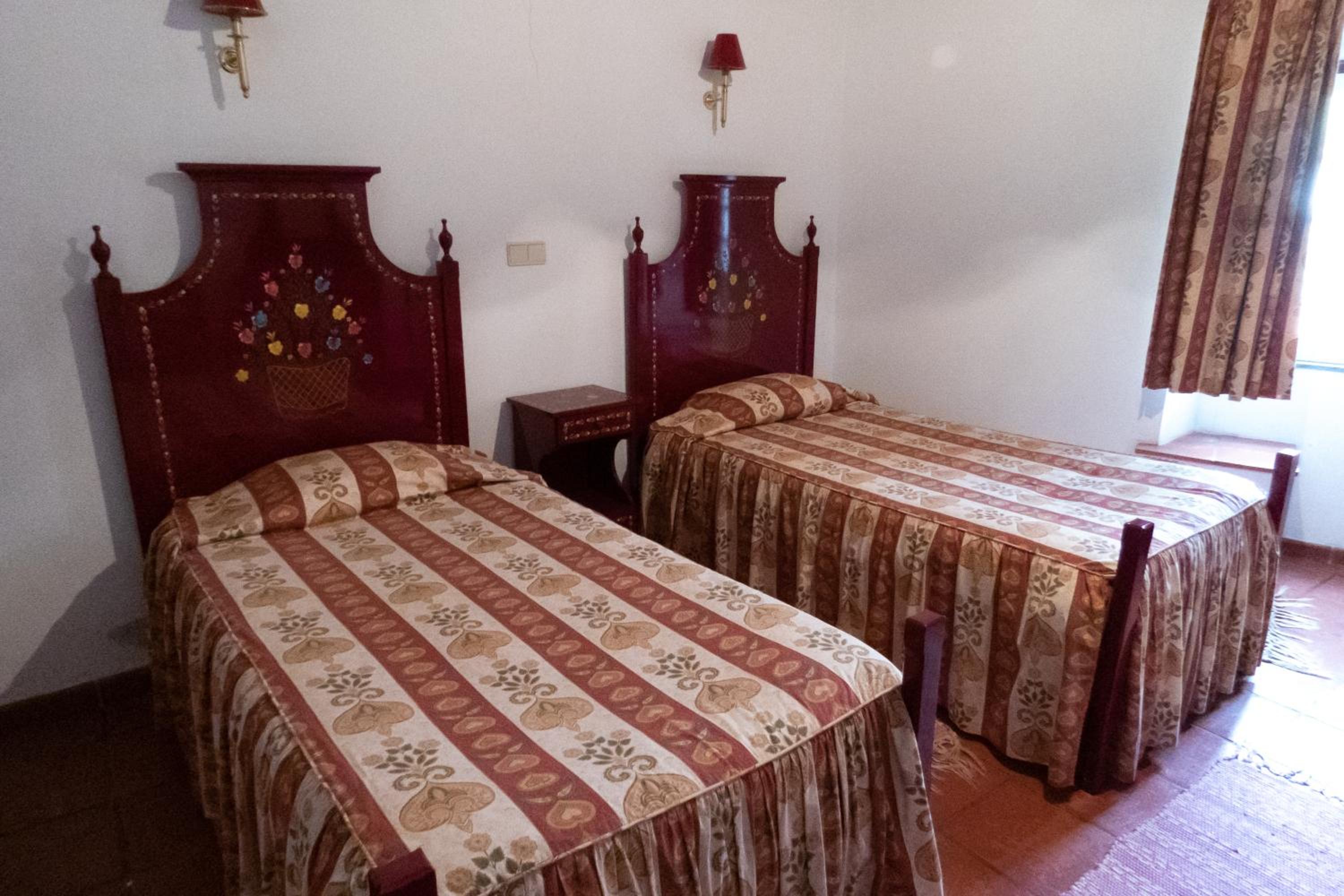 Twin Room - Photo 5