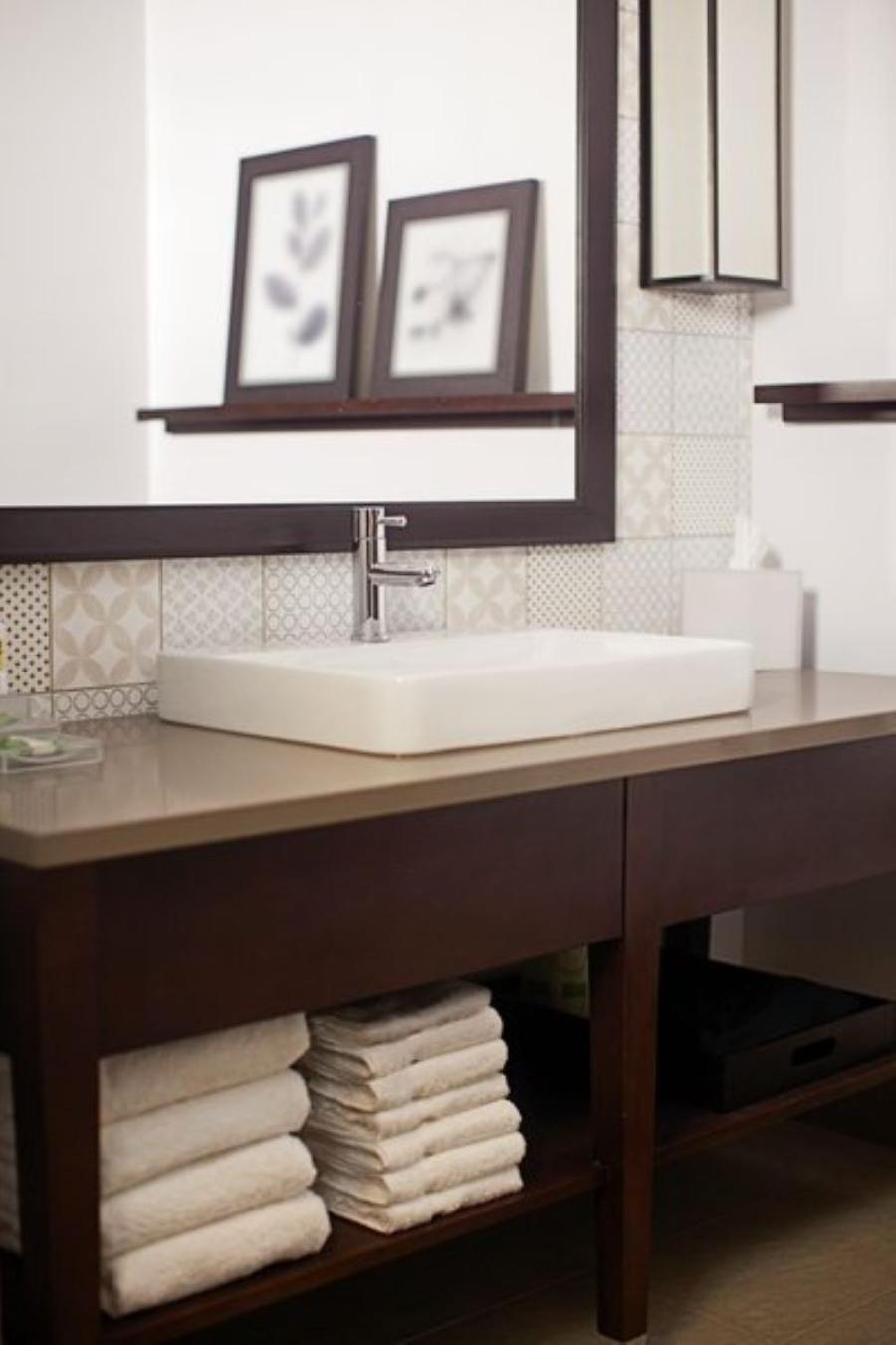 One-Bedroom King Suite - Non-Smoking - Photo 6
