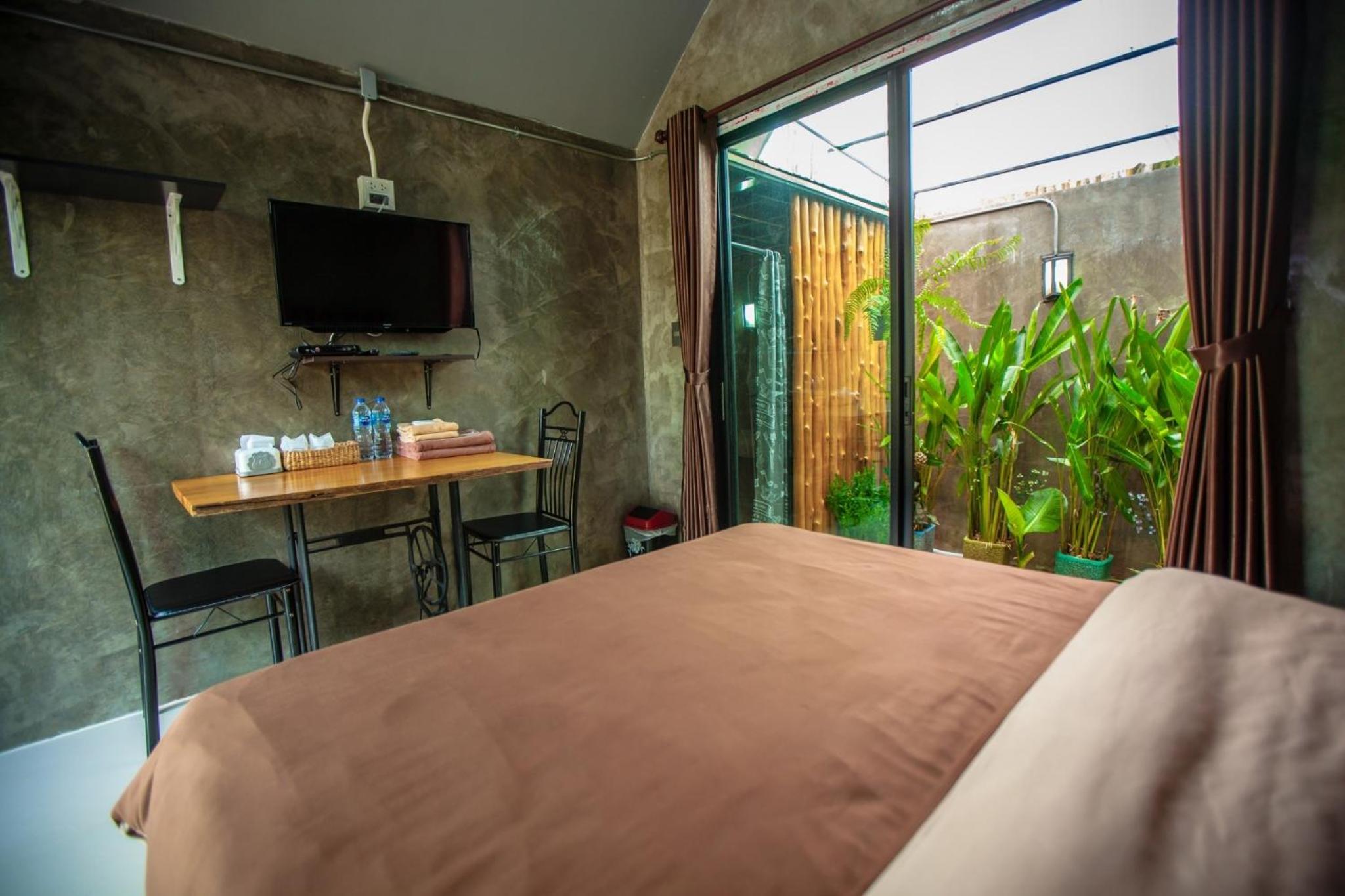 Deluxe Room - Photo 5