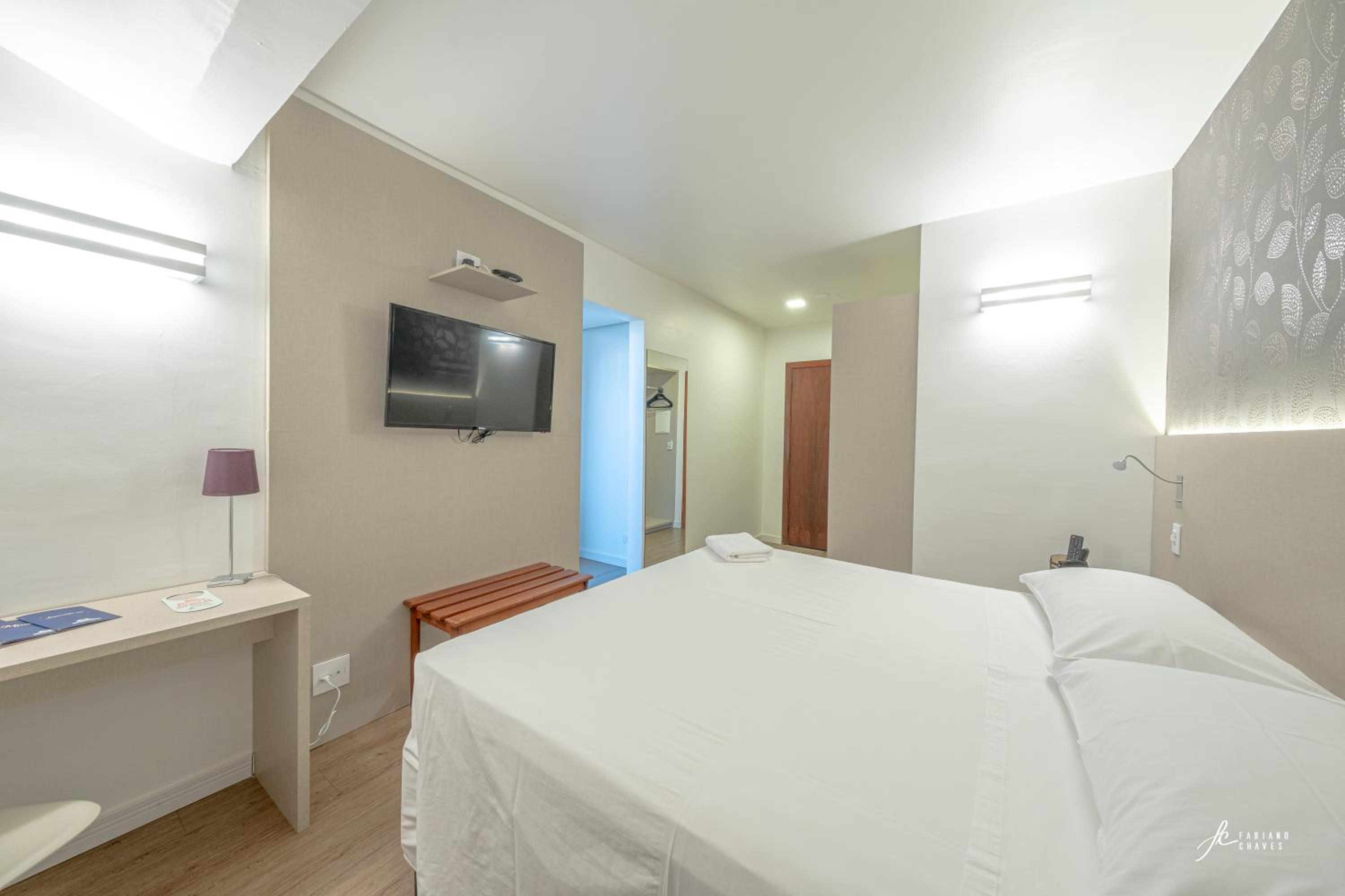 Standard King Room photo 3
