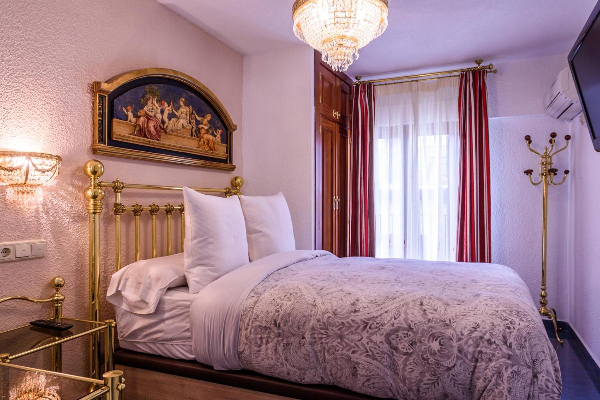 Double or Twin Room photo 3