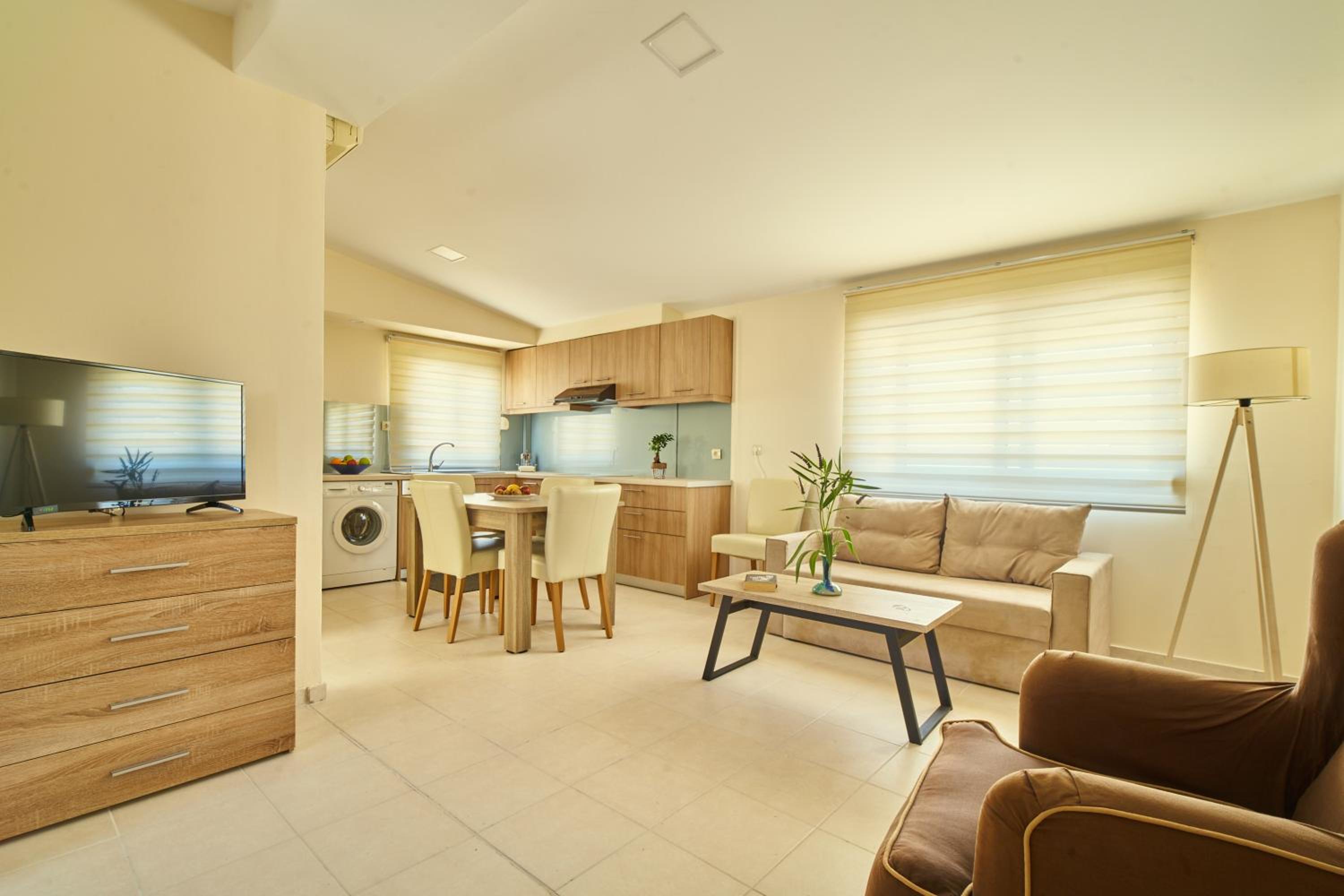 Veronica Suite photo 2