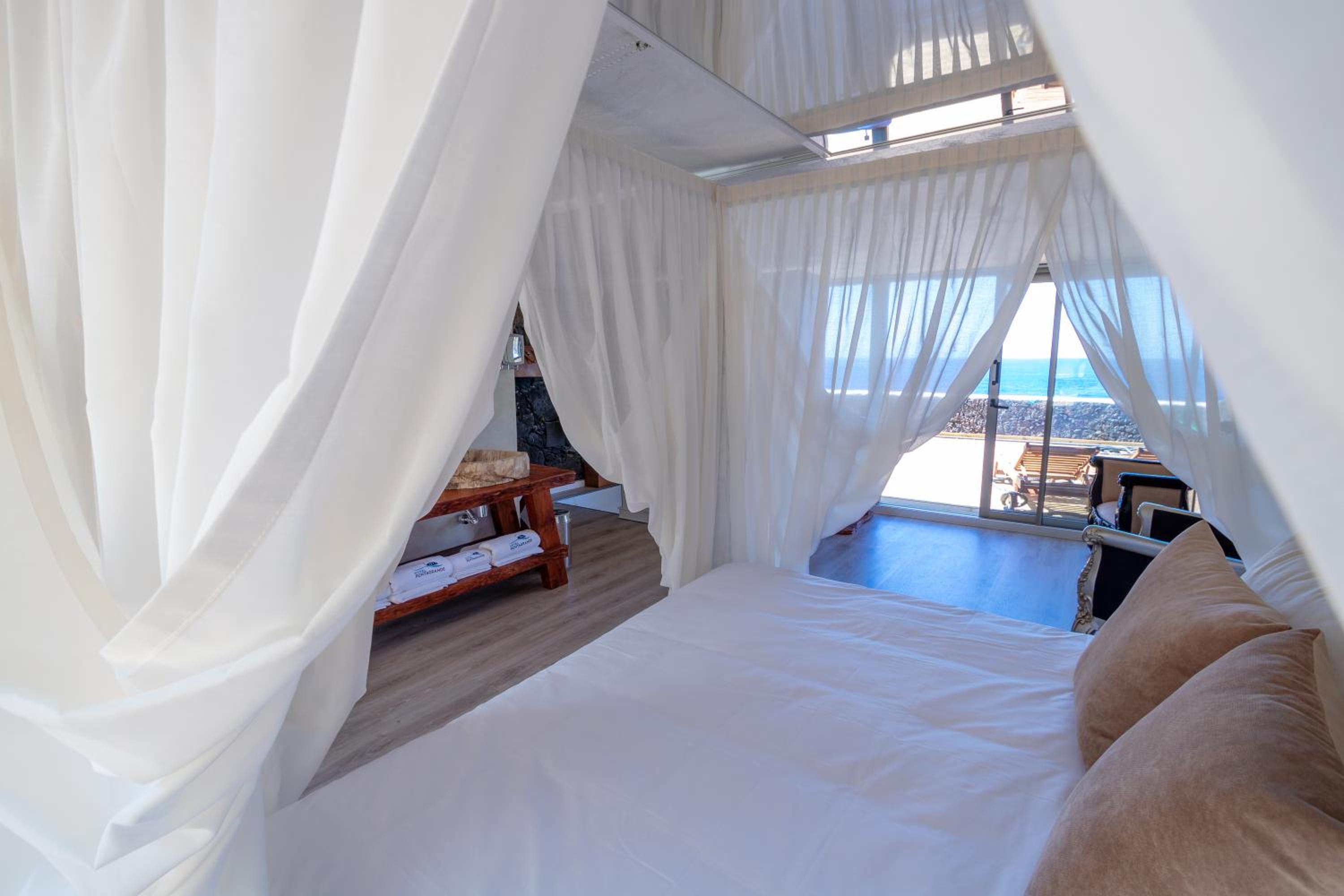 Deluxe Suite with Sea View photo 3