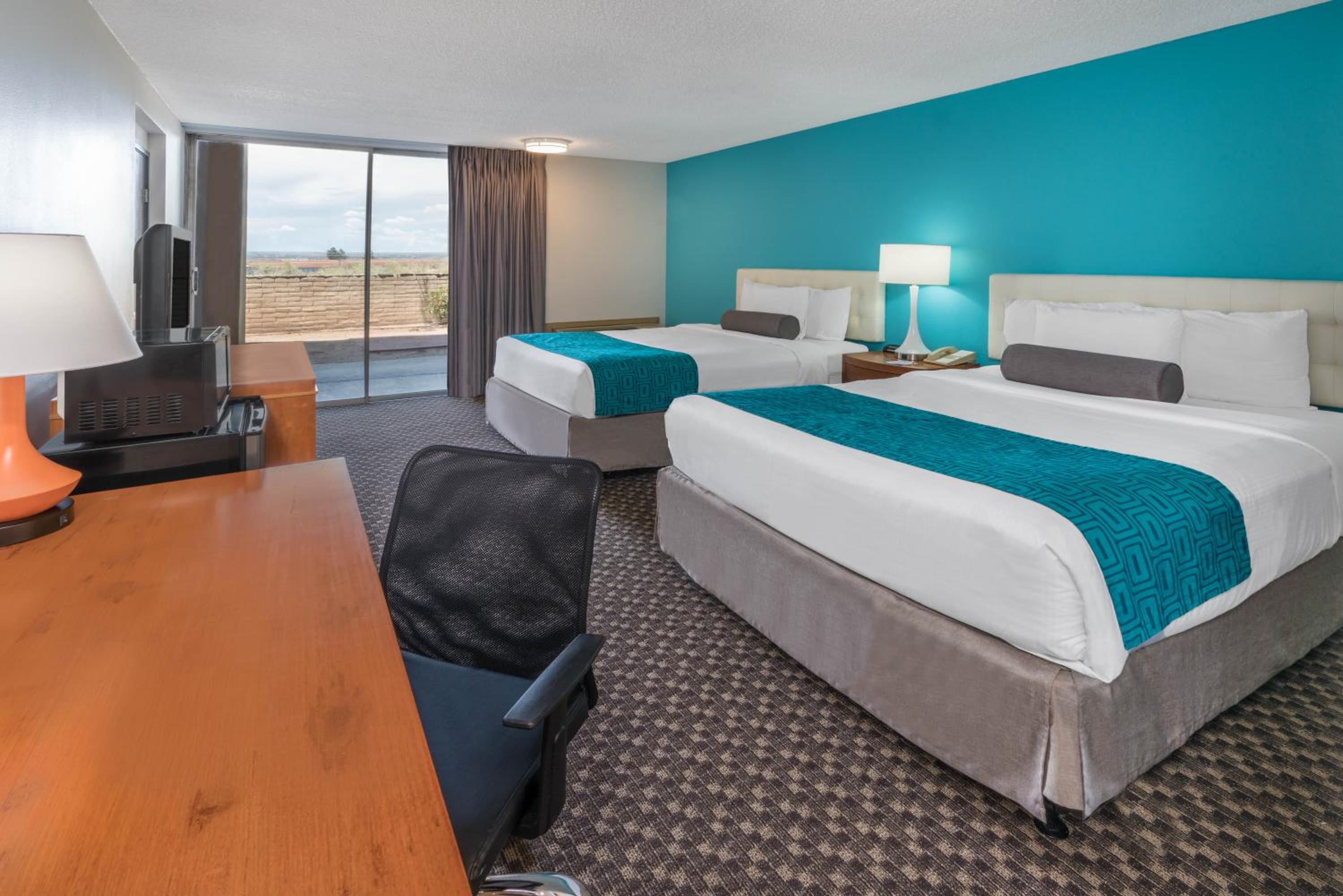 Queen Room With Two Queen Beds - Non-Smoking