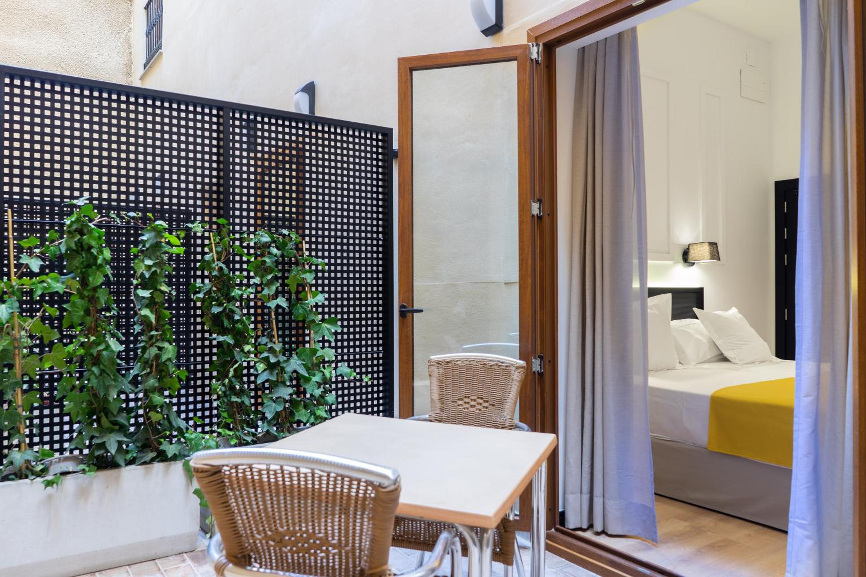 Chic & Patio Room (Ground Floor) - Photo 6