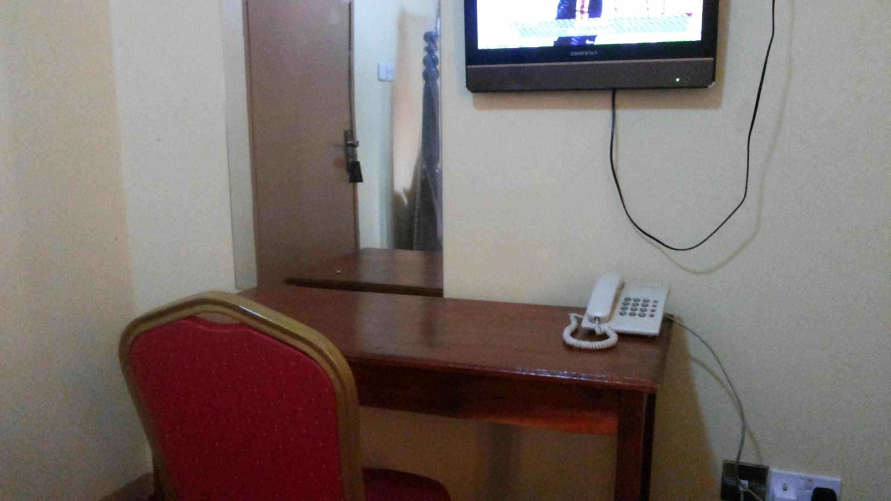 Deluxe Double Room with Balcony photo 3