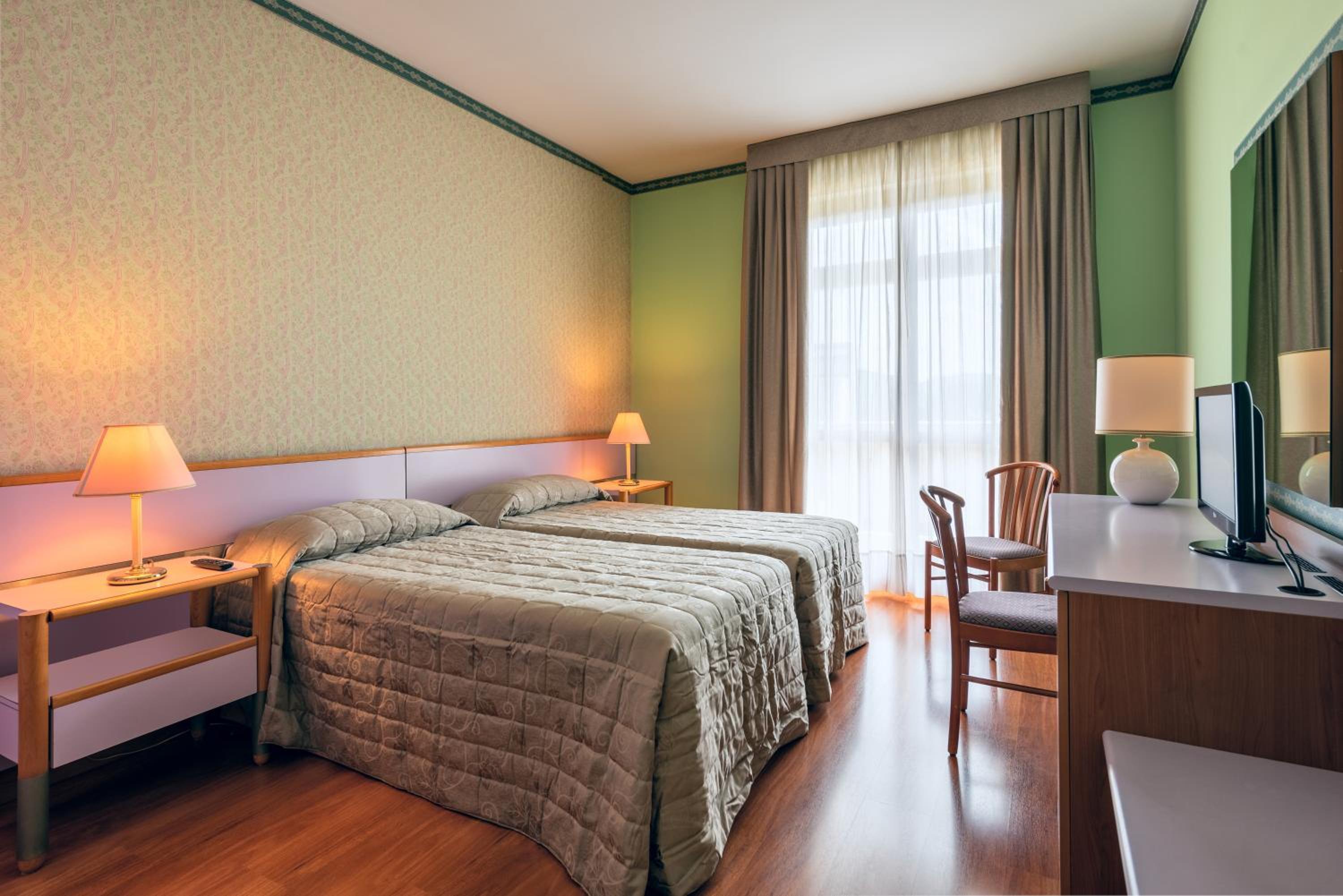 Double or Twin Room - Photo 10