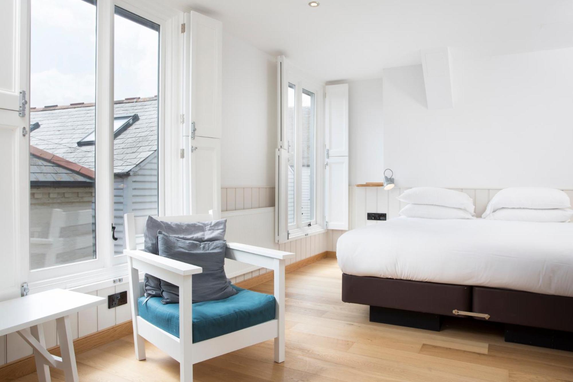 Apartment with Sea View - Photo 6