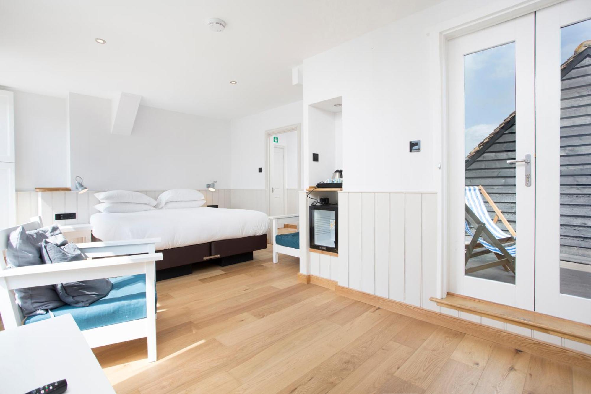 Apartment with Sea View - Photo 4