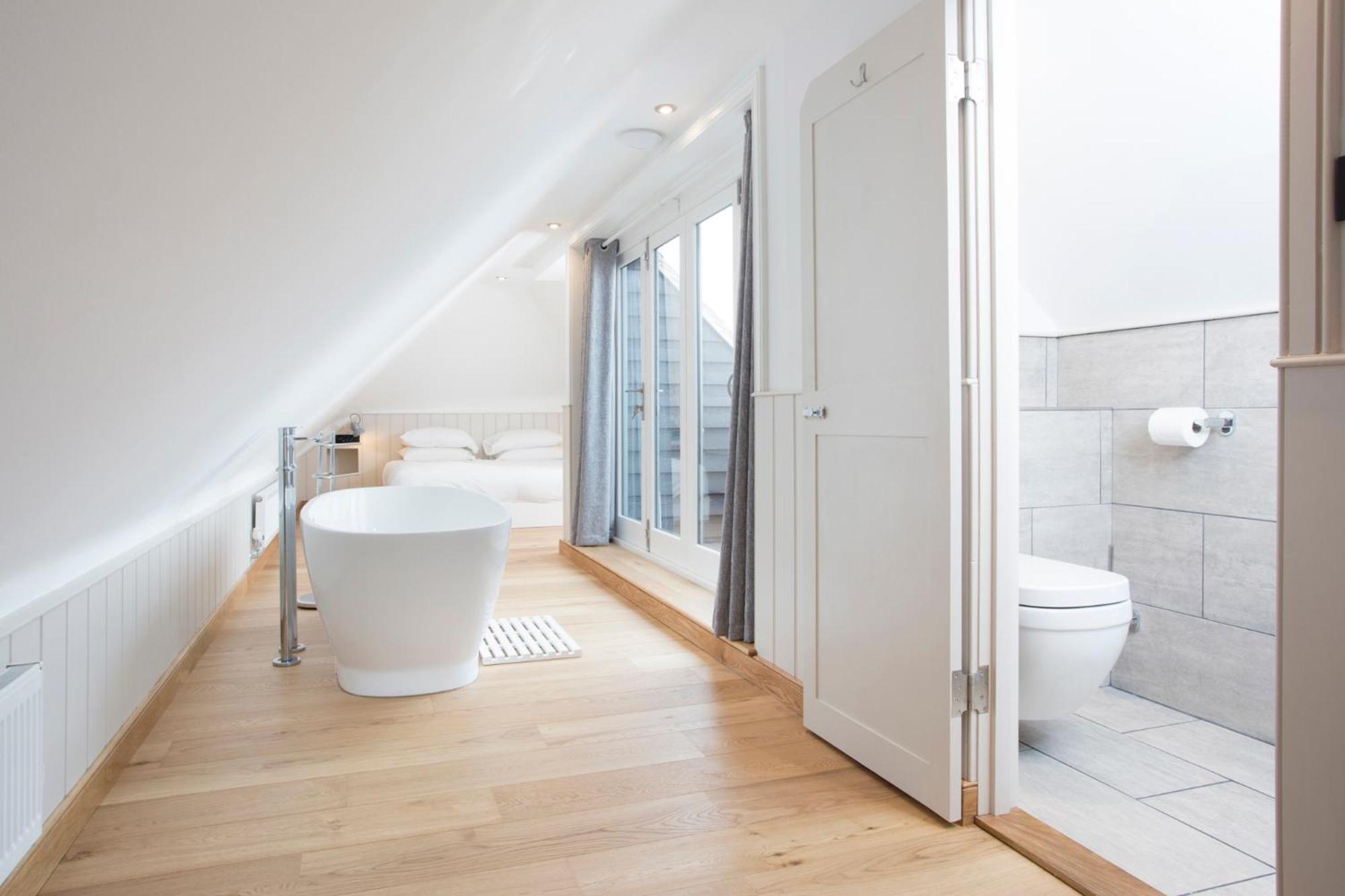 Apartment with Sea View - Photo 7