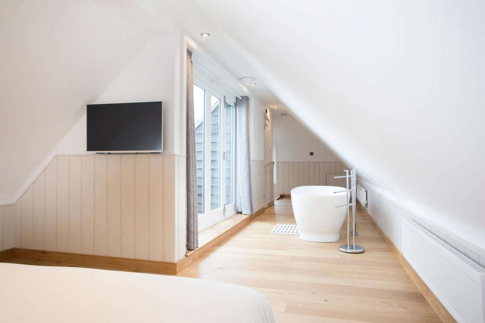 Apartment with Sea View - Photo 8