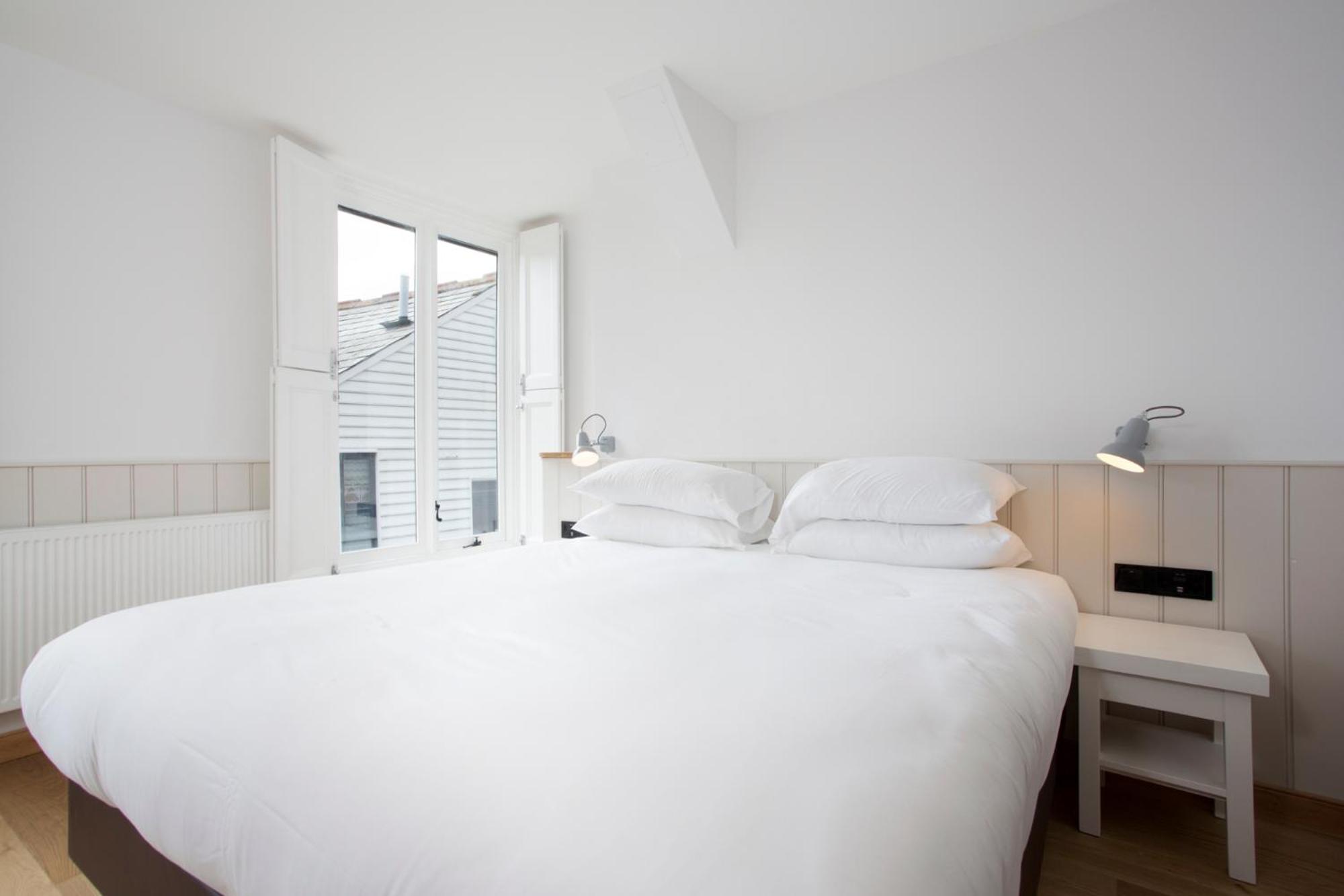 Apartment with Sea View - Photo 10