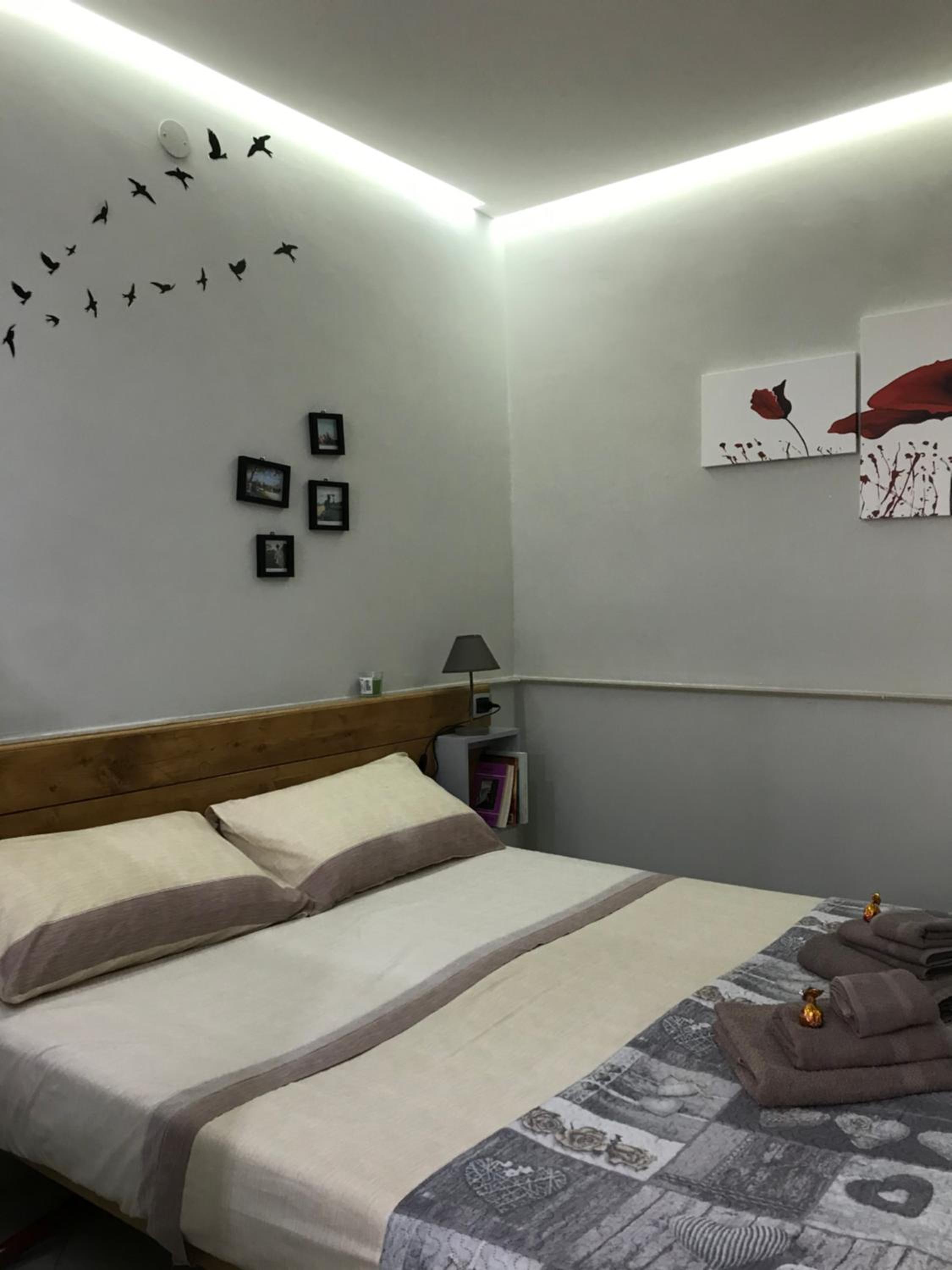 One-Bedroom House - Photo 22