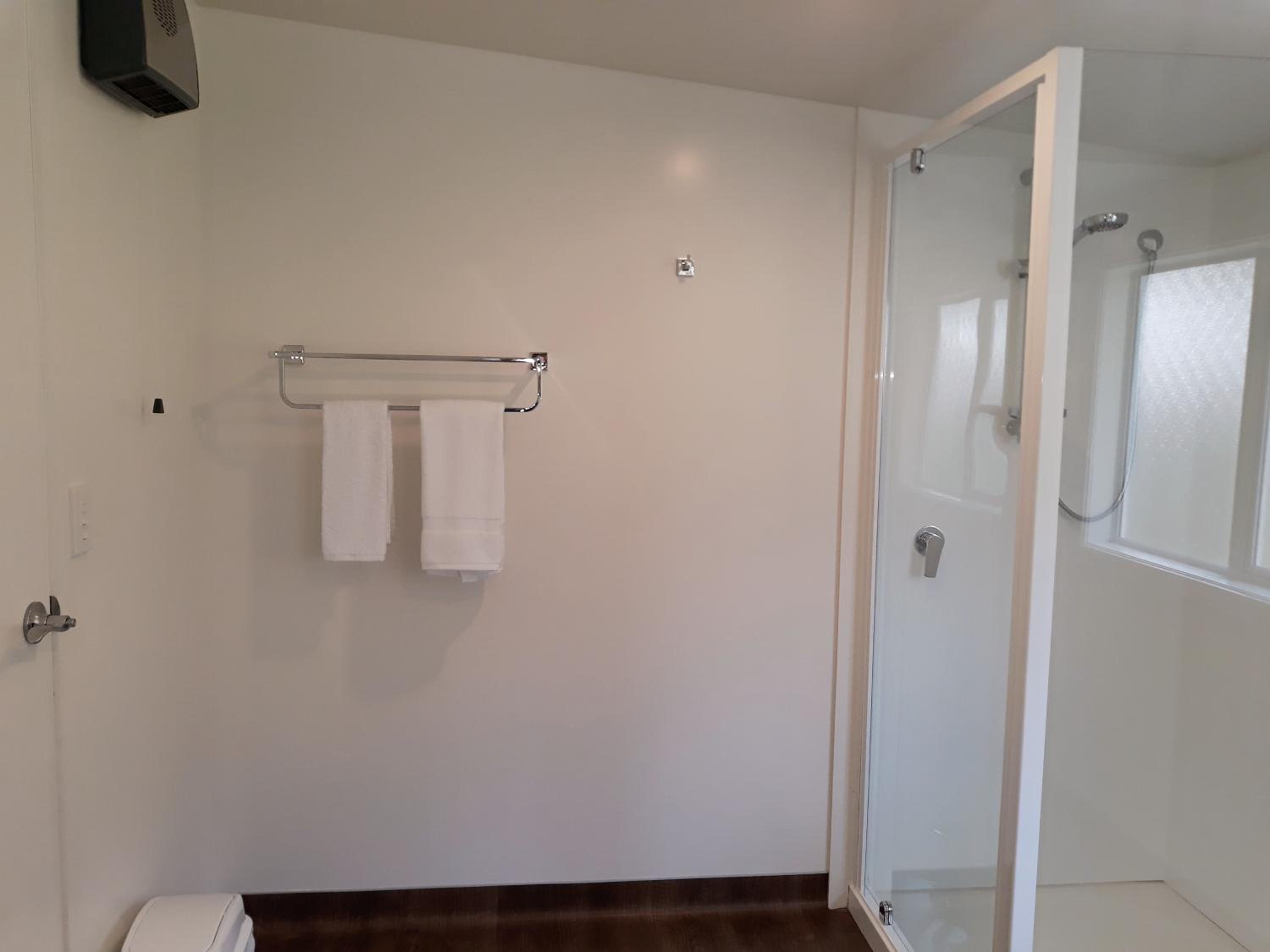 Double Room - Photo 19