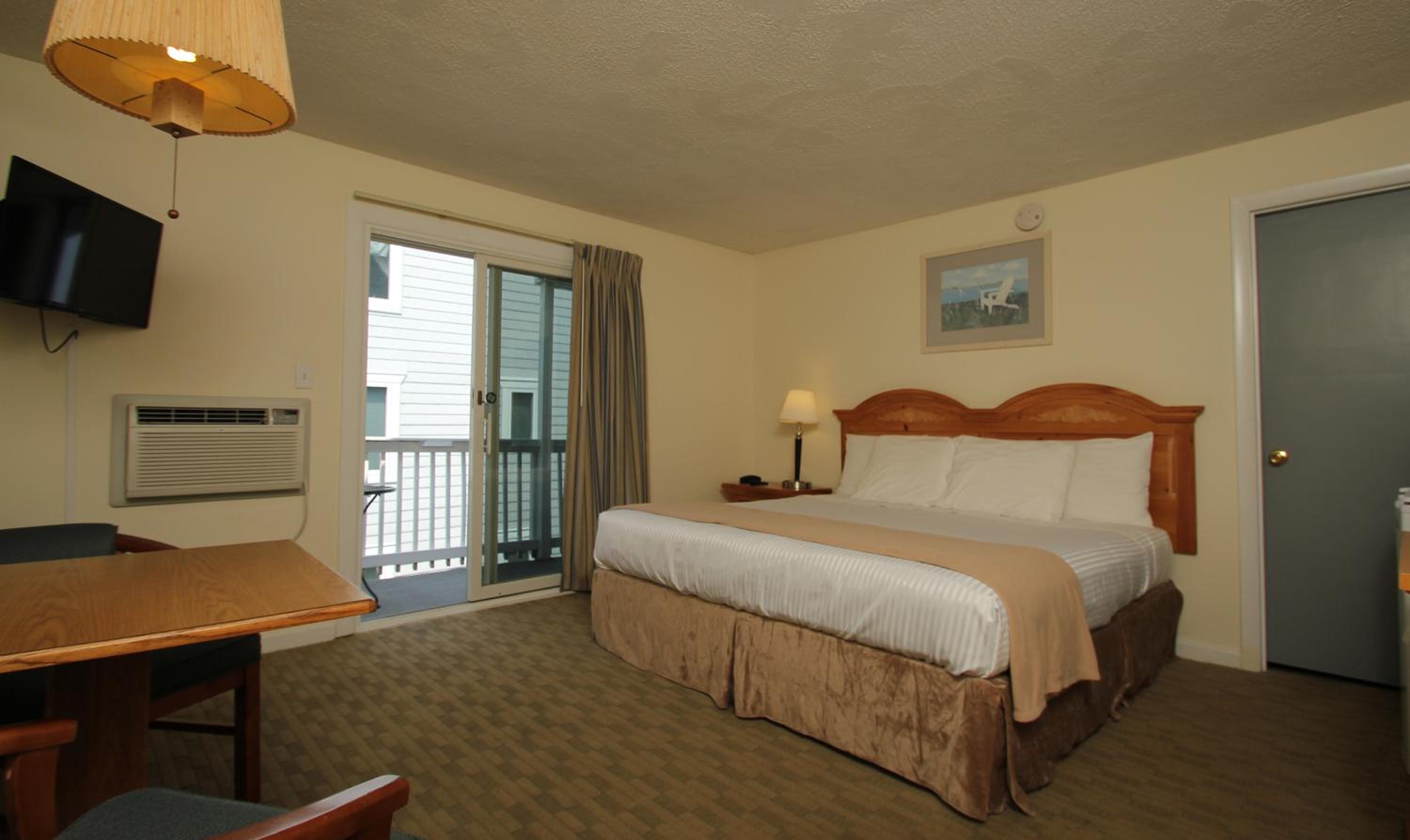King Room with Partial Sea View